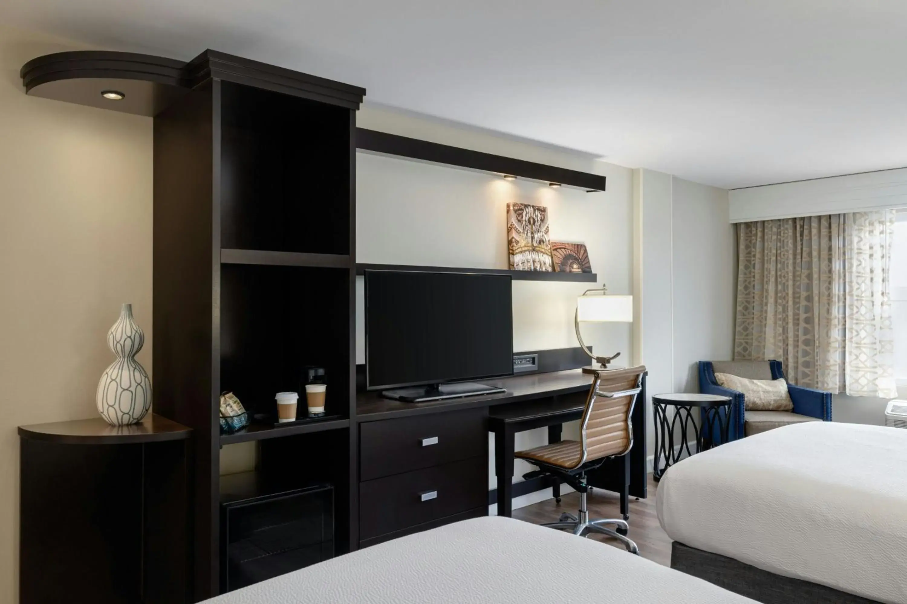 Queen Room with Two Queen Beds and Balcony in Courtyard by Marriott Charleston Historic District Queen Room with Two Queen Beds and Balcony in Courtyard by Marriott Charleston Historic District