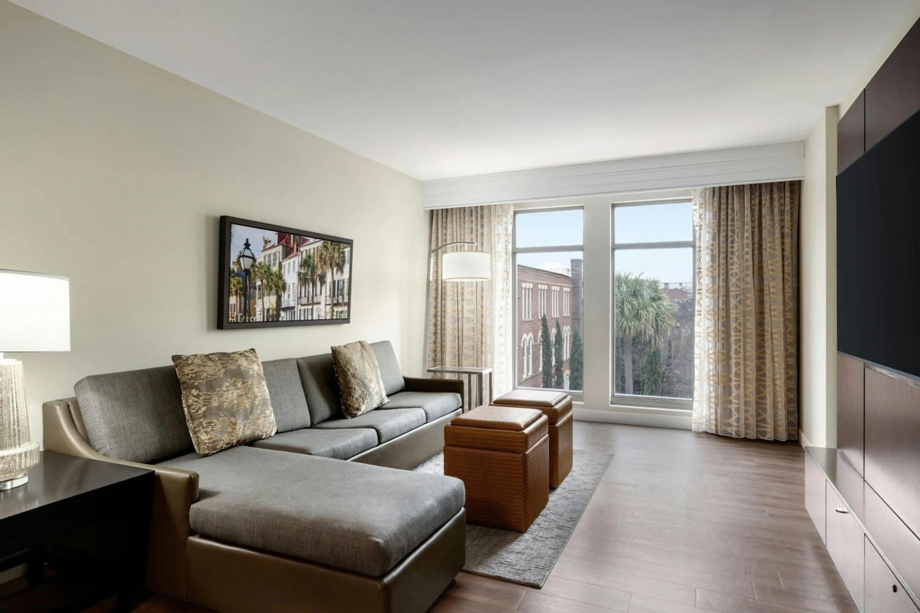 Photo of the whole room in Courtyard by Marriott Charleston Historic District