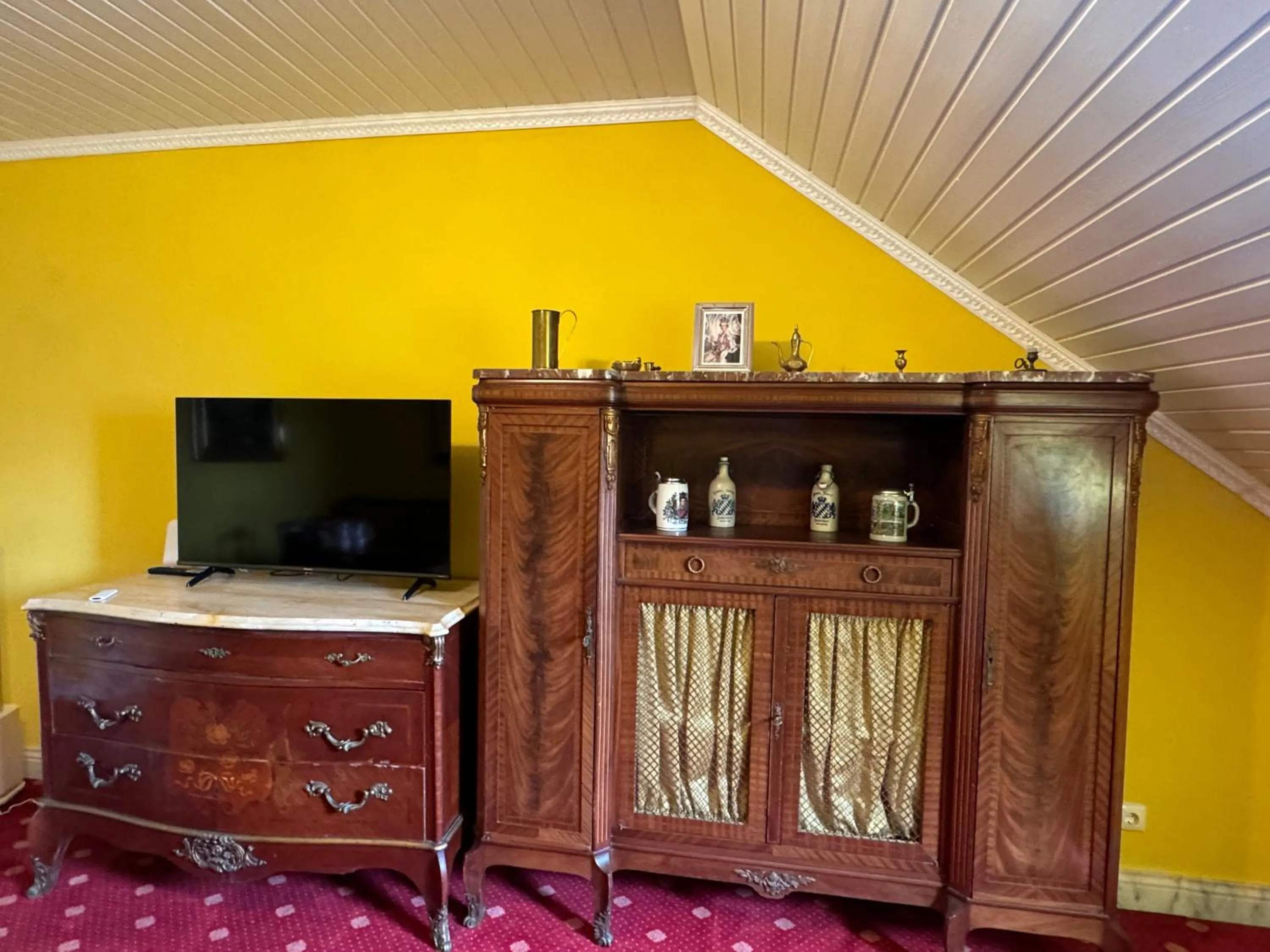 Photo of the whole room in Schloss Kirchham Appartement - & Wellnessanlage