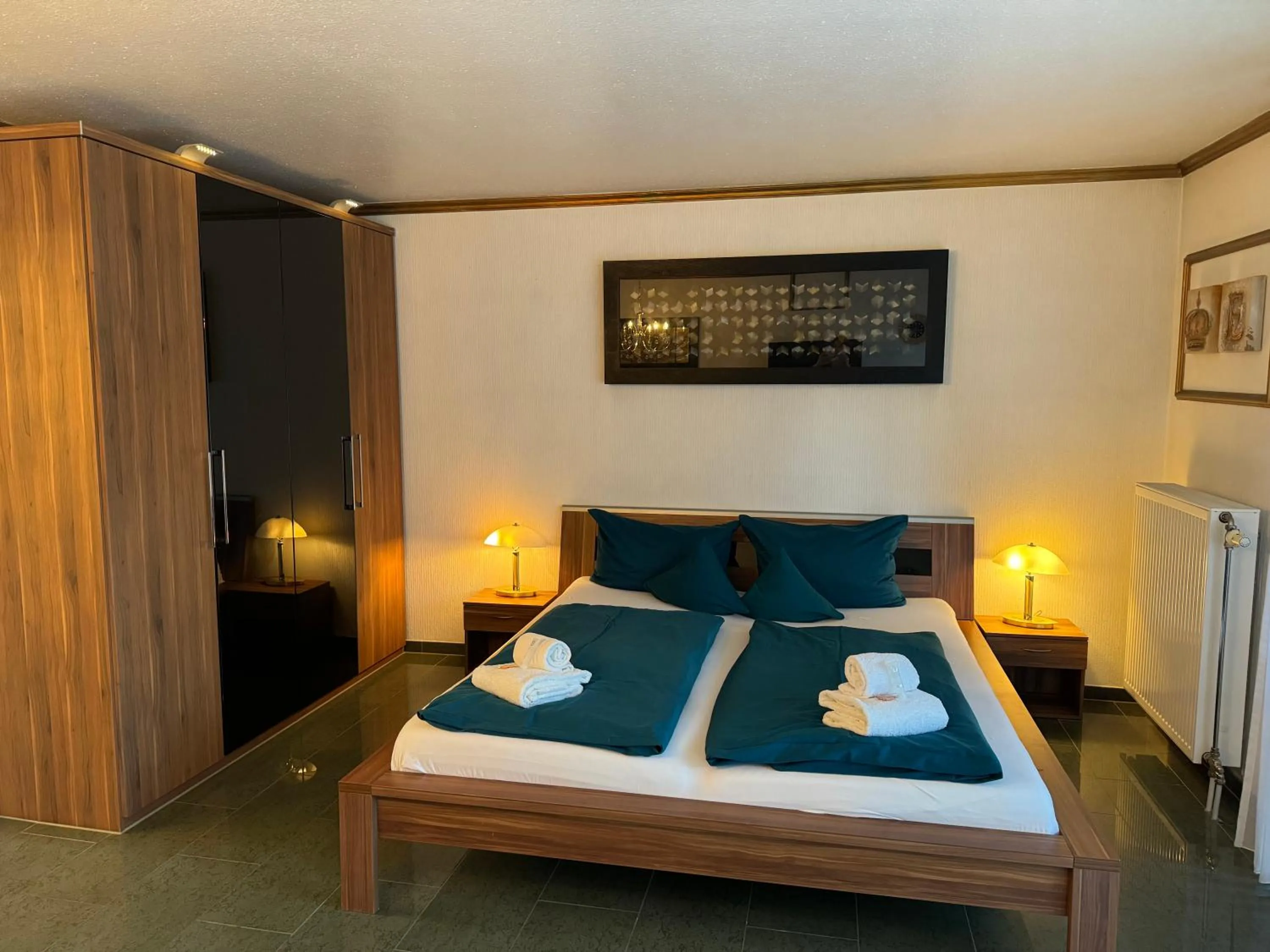 Photo of the whole room, Bed in Schloss Kirchham Appartement - & Wellnessanlage