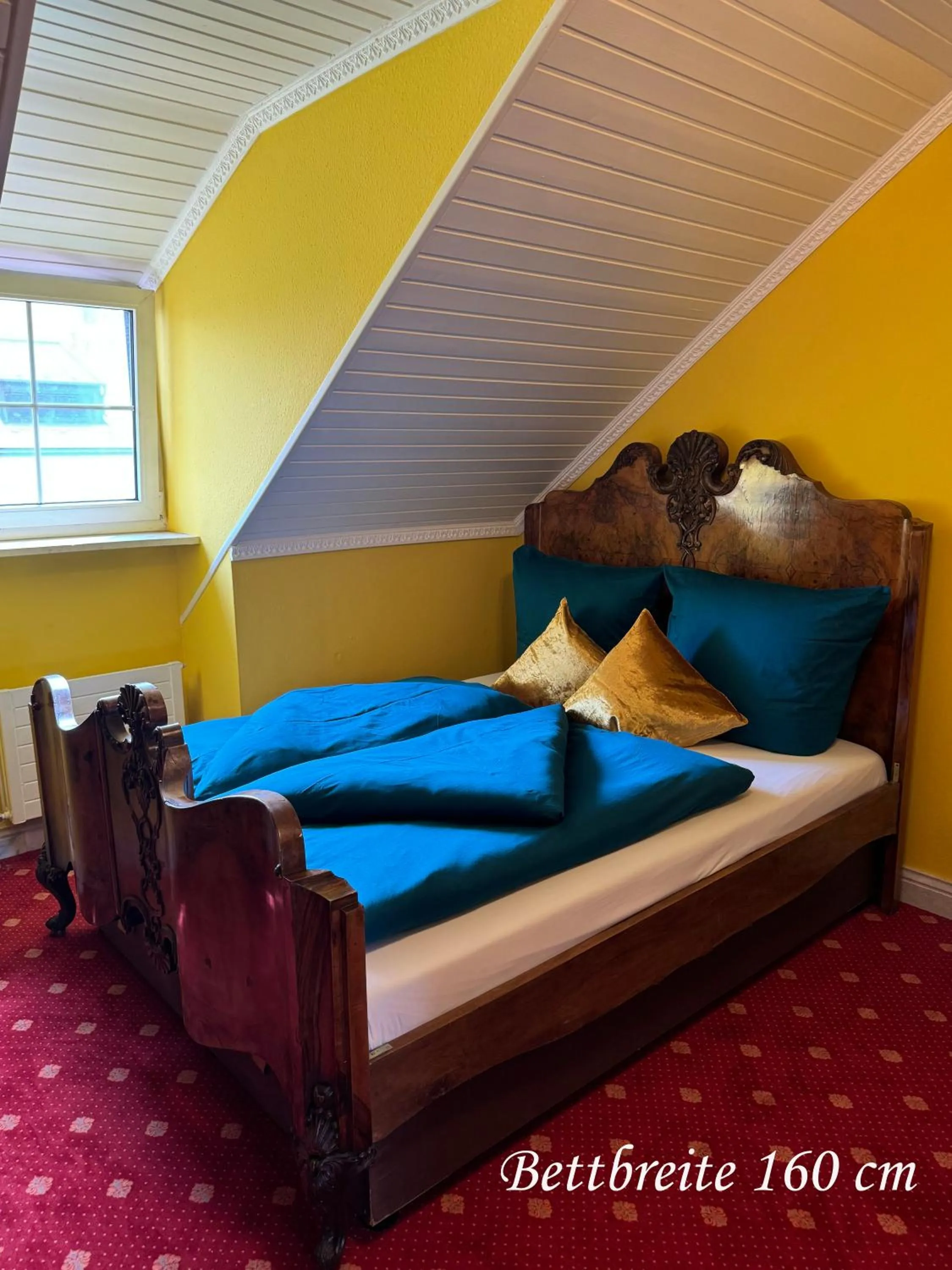 Photo of the whole room, Bed in Schloss Kirchham Appartement - & Wellnessanlage