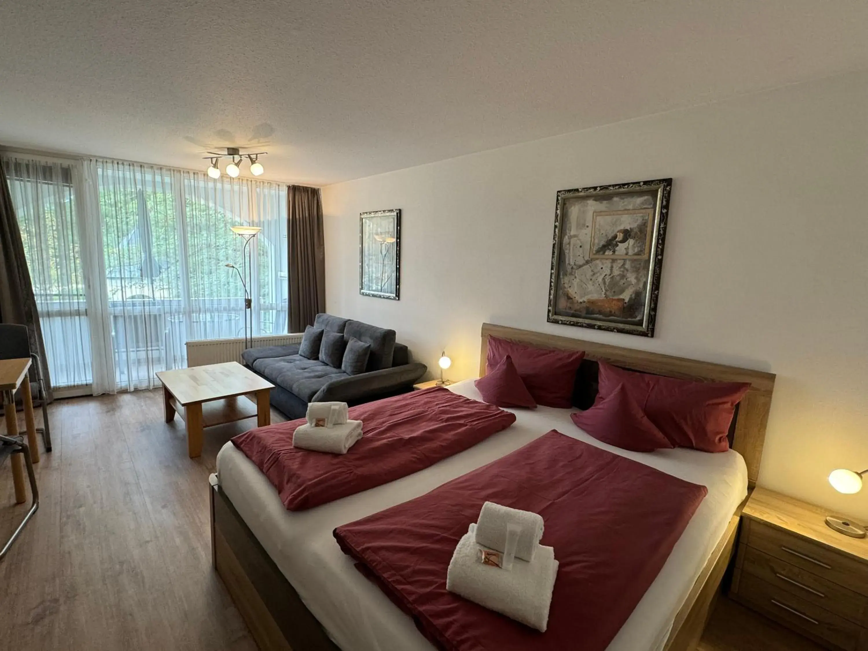 Double Room with Balcony - single occupancy in Schloss Kirchham Appartement - & Wellnessanlage Double Room with Balcony - single occupancy in Schloss Kirchham Appartement - & Wellnessanlage