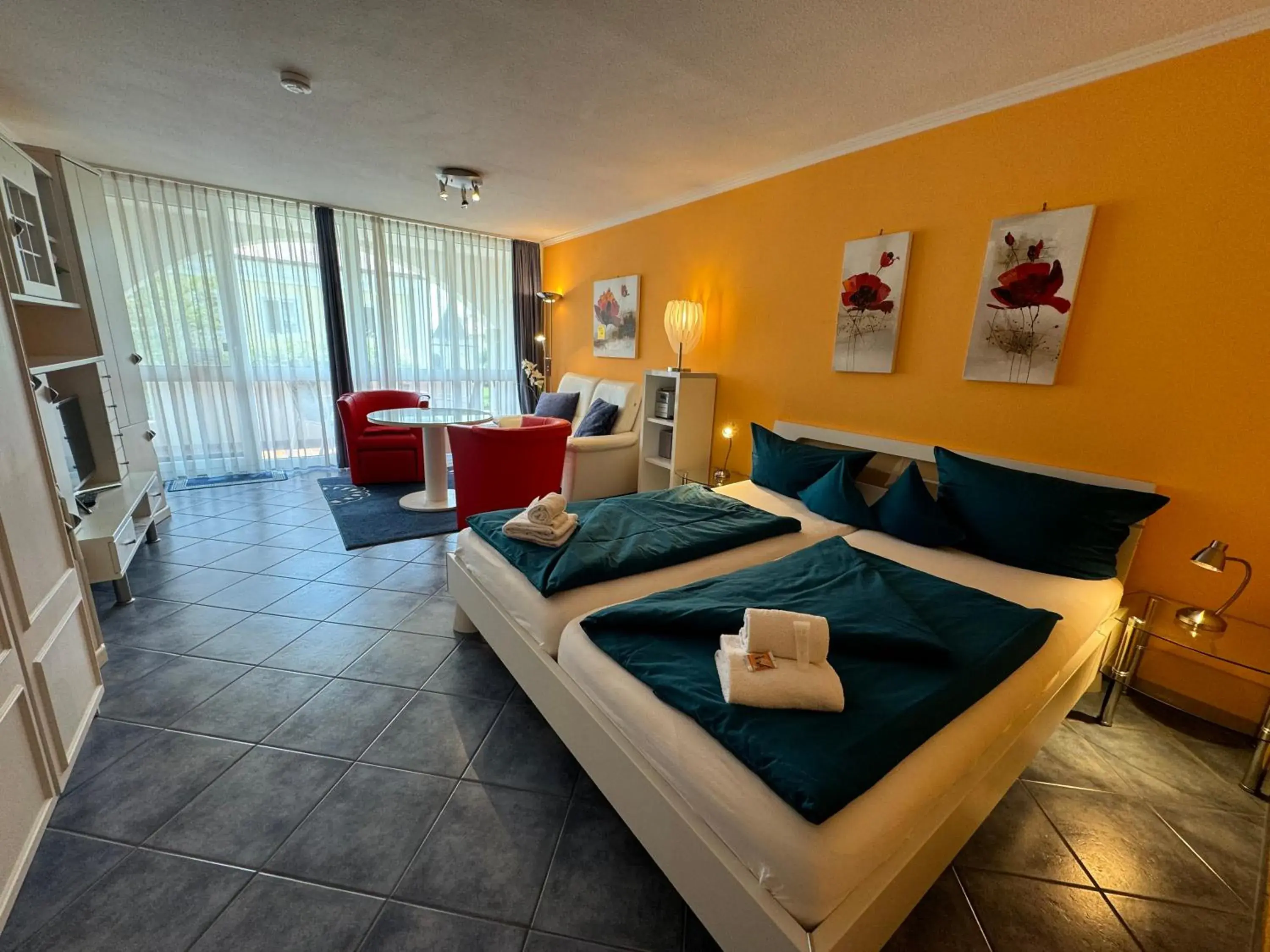 Deluxe Double Room with Bath - single occupancy in Schloss Kirchham Appartement - & Wellnessanlage Deluxe Double Room with Bath - single occupancy in Schloss Kirchham Appartement - & Wellnessanlage