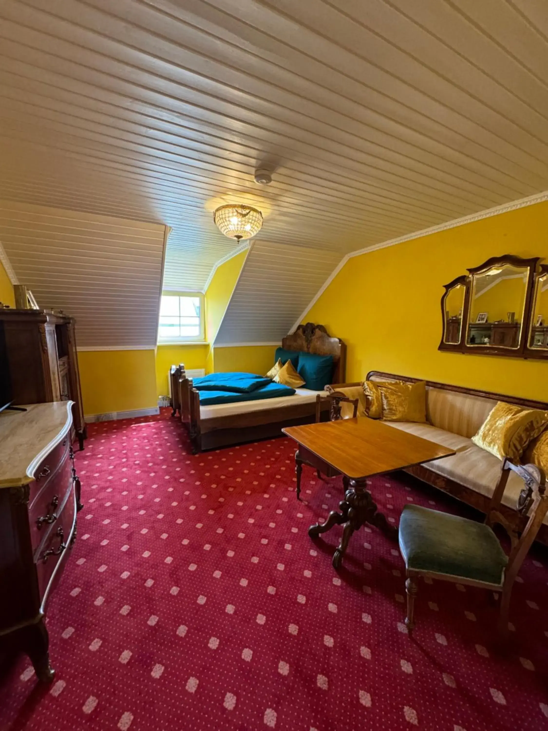 Deluxe Apartment - single occupancy in Schloss Kirchham Appartement - & Wellnessanlage Deluxe Apartment - single occupancy in Schloss Kirchham Appartement - & Wellnessanlage