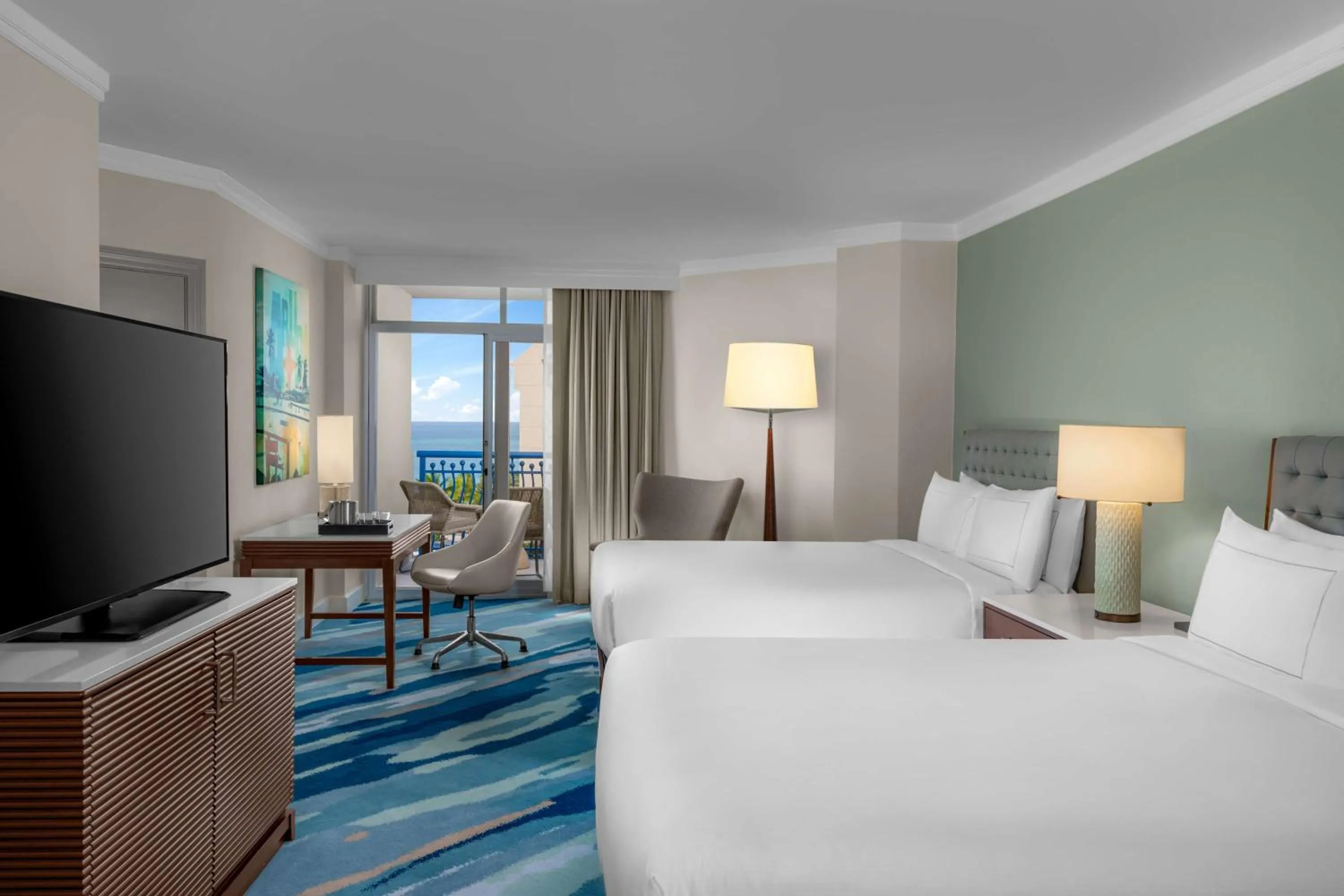 Bed in Hilton Aruba Caribbean Resort & Casino