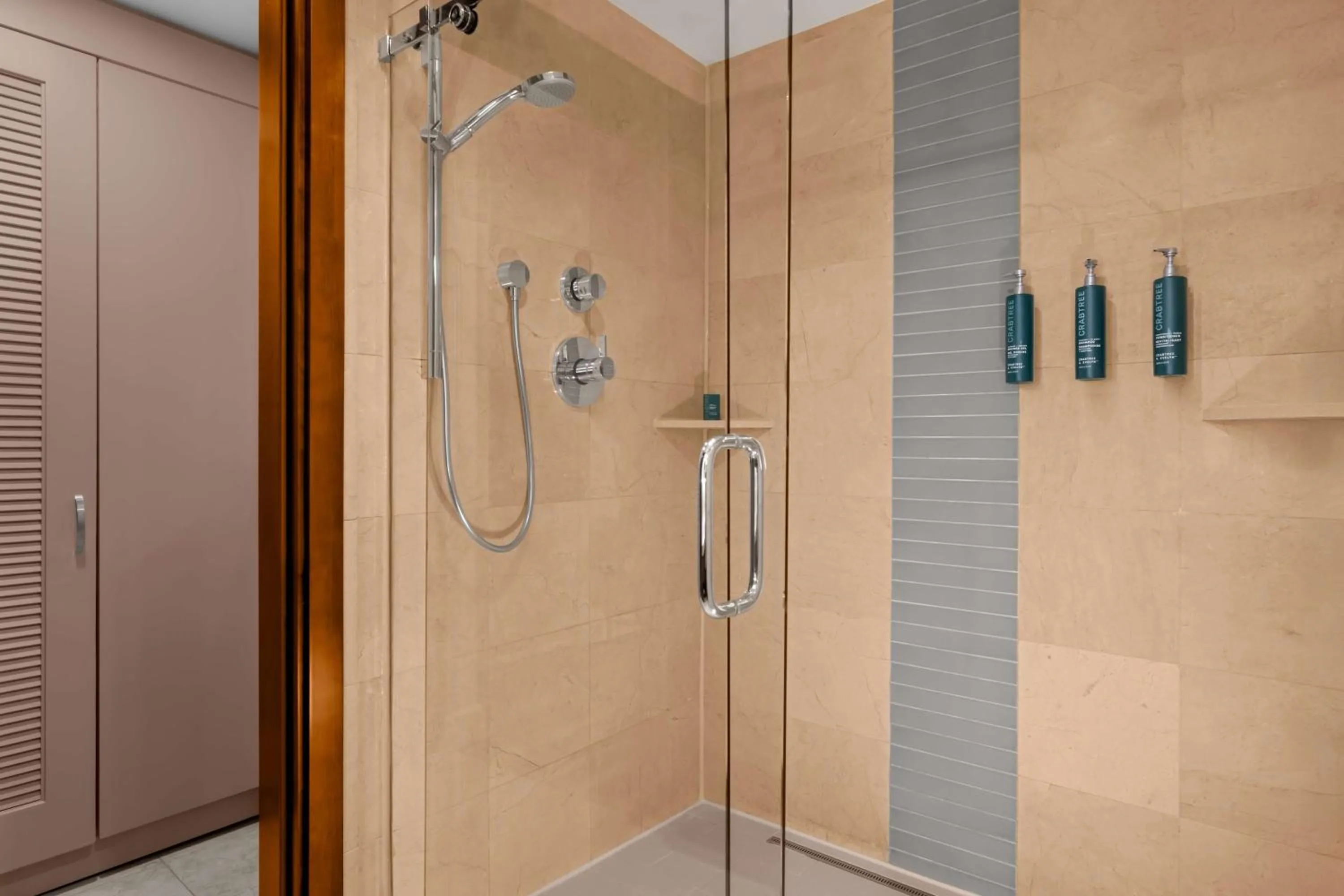 Bathroom in Hilton Aruba Caribbean Resort & Casino