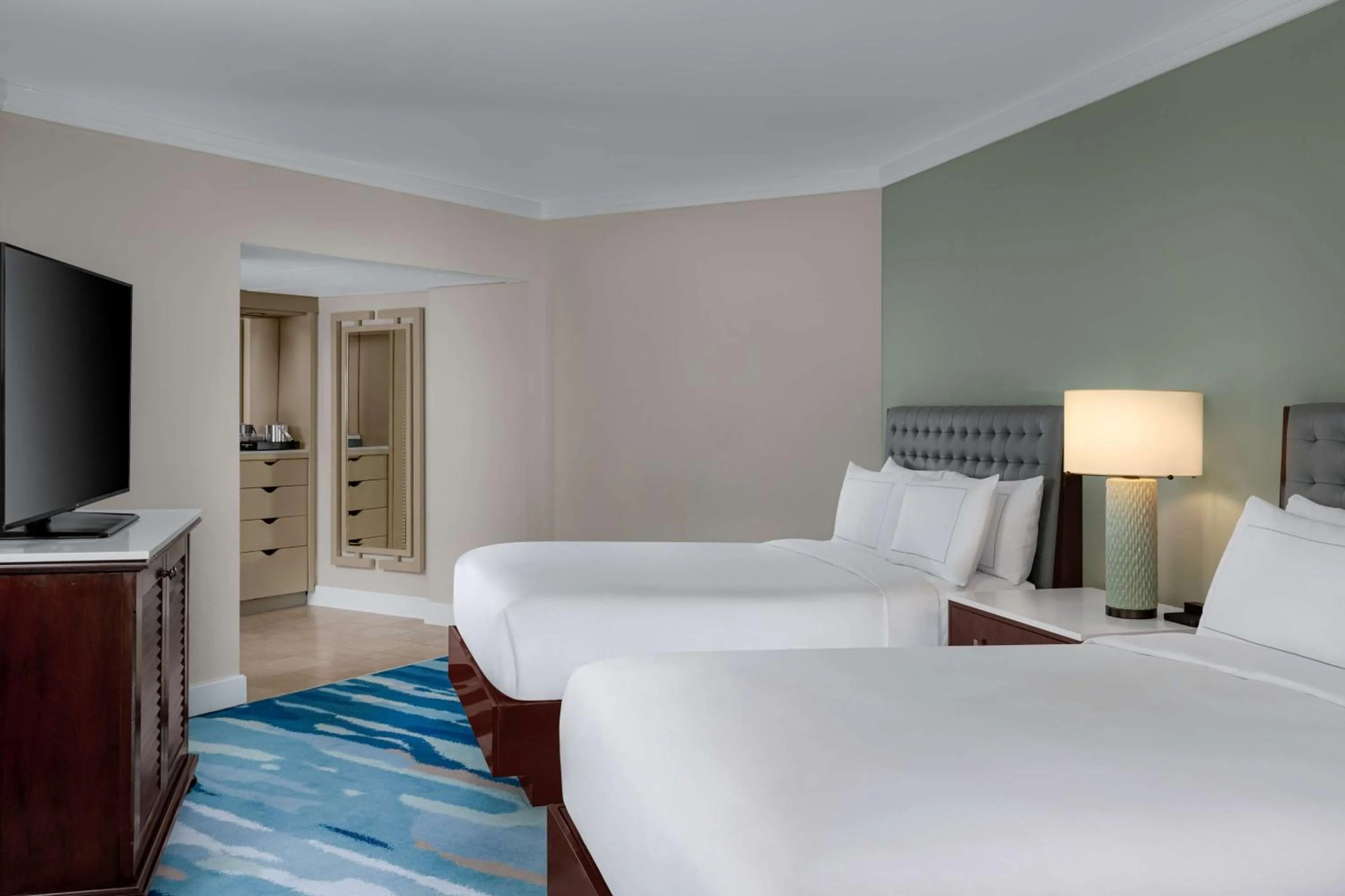 Bed in Hilton Aruba Caribbean Resort & Casino