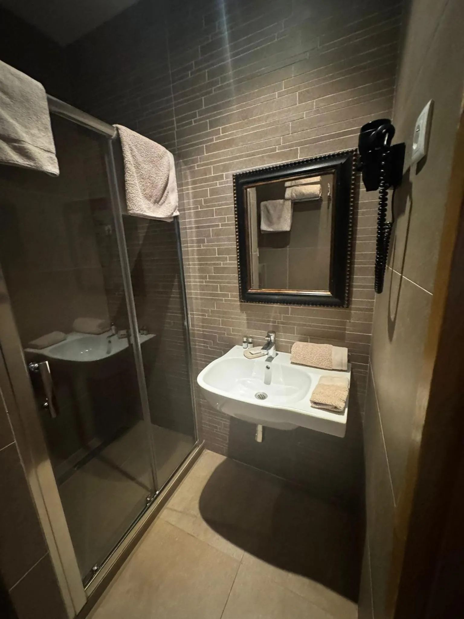 Bathroom in Hotel De La Mer