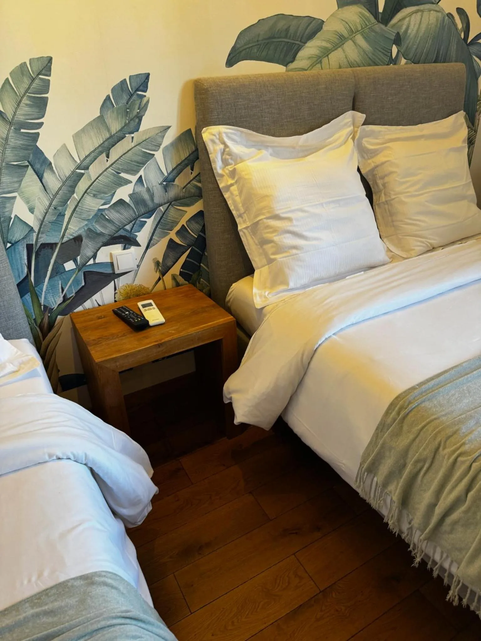 Bedroom, Bed in Hotel De La Mer