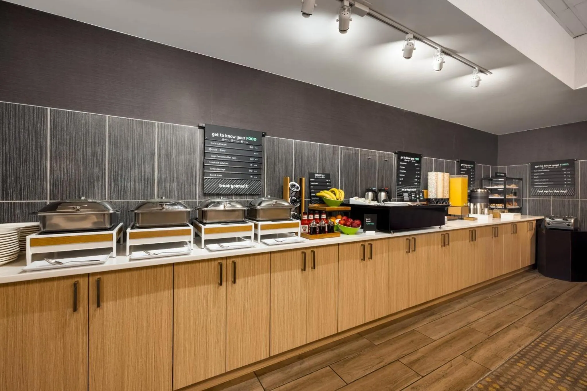 Breakfast in Holiday Inn Louisville East - Hurstbourne by IHG