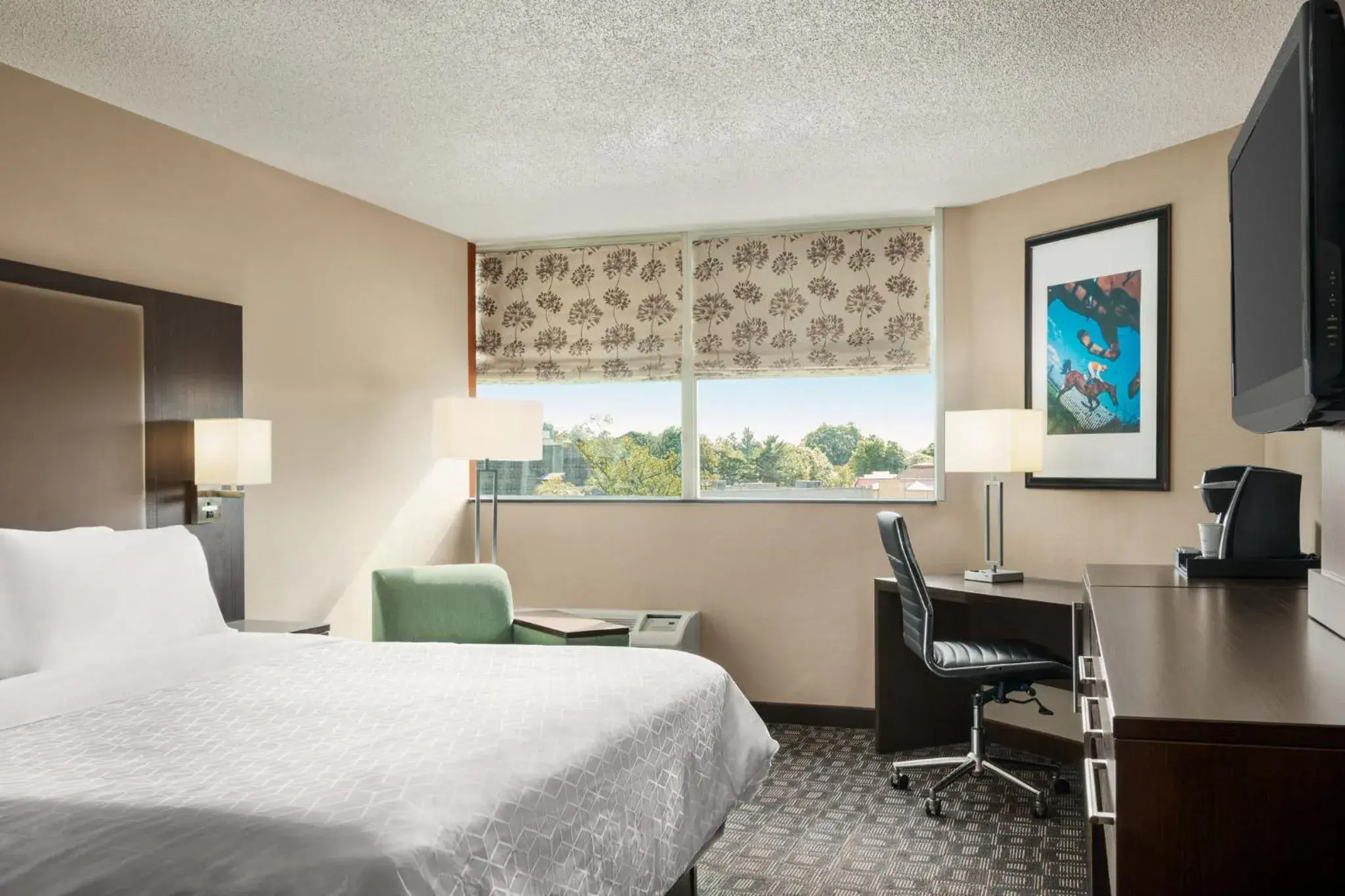 Standard King Room in Holiday Inn Louisville East - Hurstbourne by IHG Standard King Room in Holiday Inn Louisville East - Hurstbourne by IHG