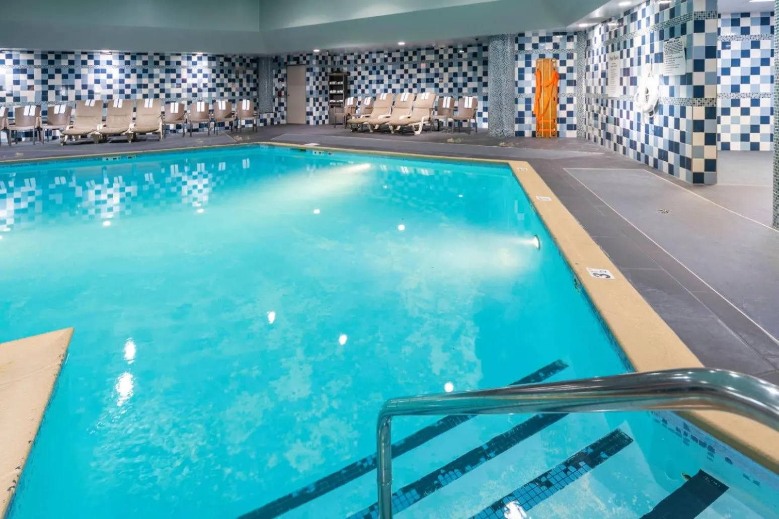 Swimming pool in Holiday Inn Louisville East - Hurstbourne by IHG