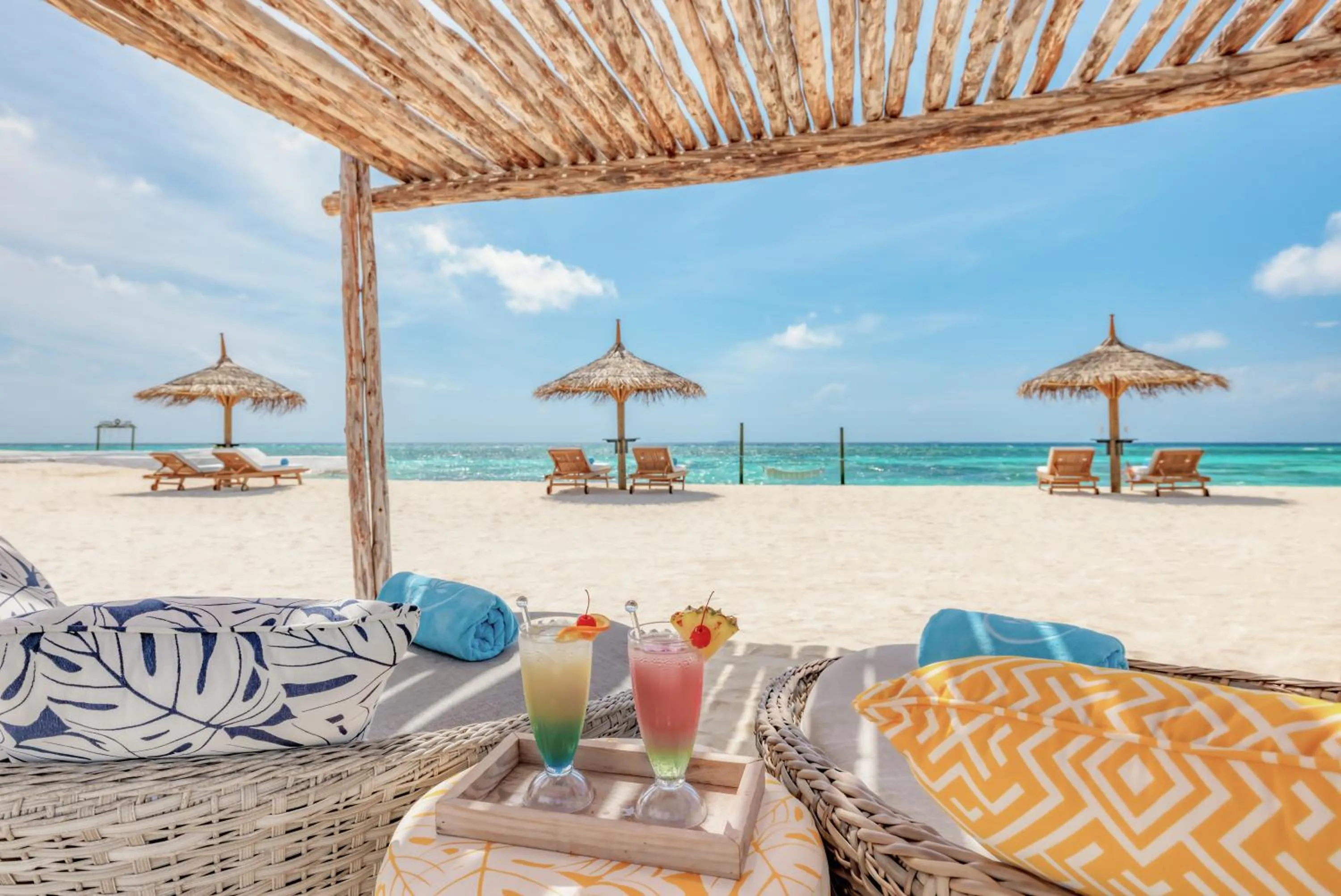 Lounge or bar in OZEN LIFE MAADHOO - Luxury All Inclusive with Free Transfers