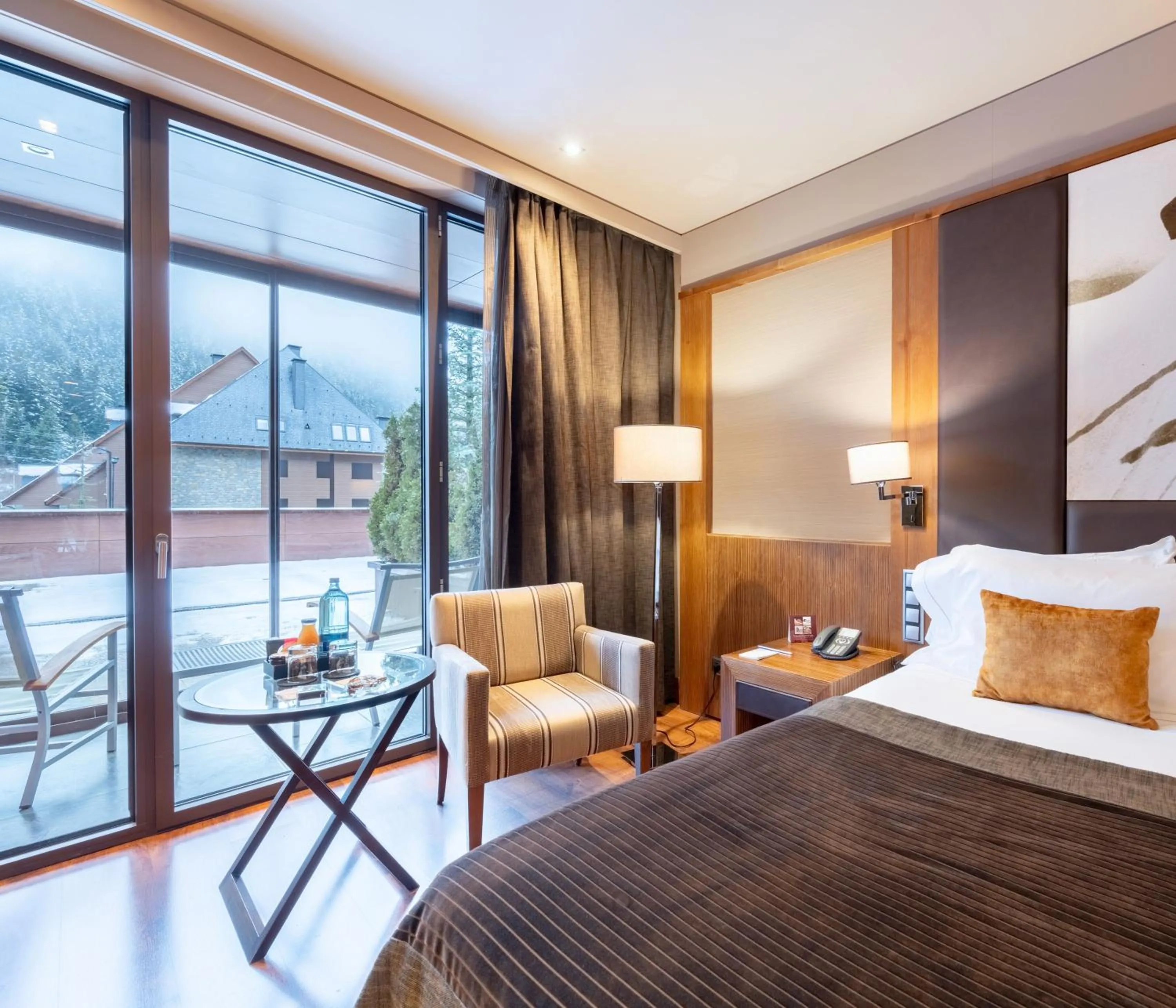 Bed in Hotel Val de Neu G.L.