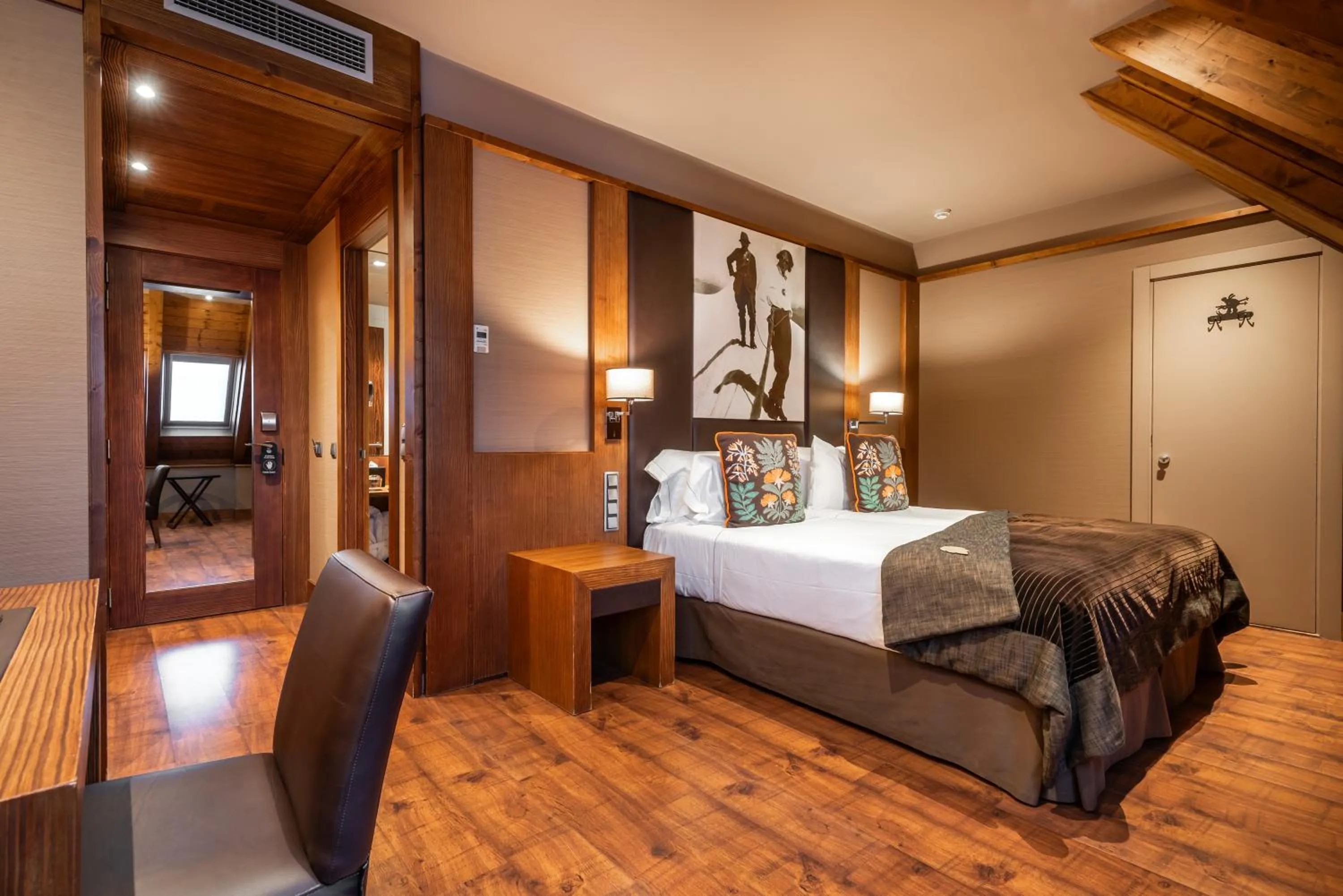 Bed in Hotel Val de Neu G.L.