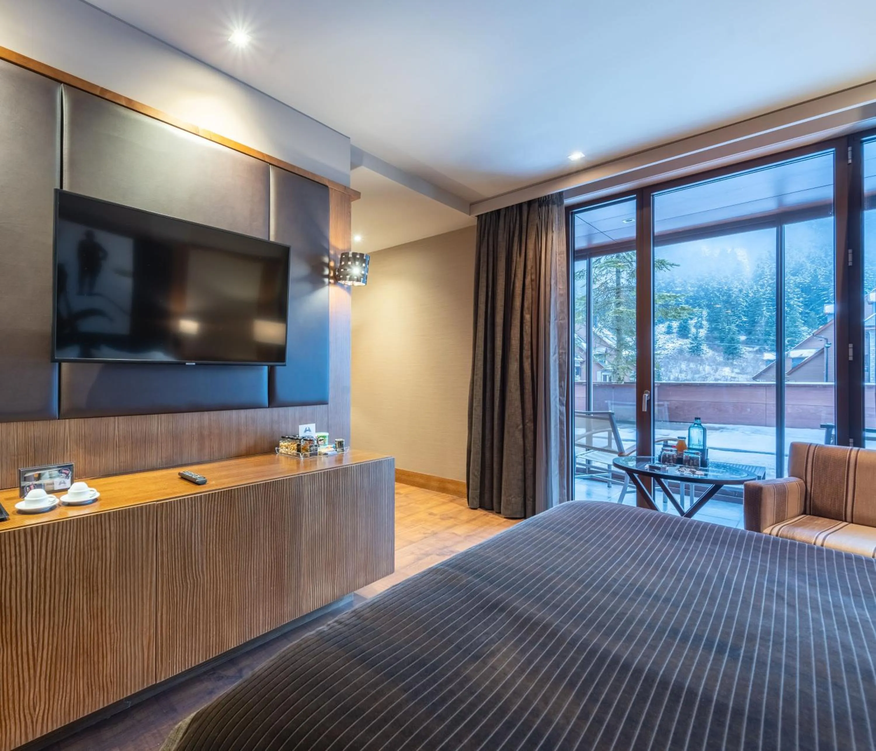 Photo of the whole room, Bed in Hotel Val de Neu G.L.