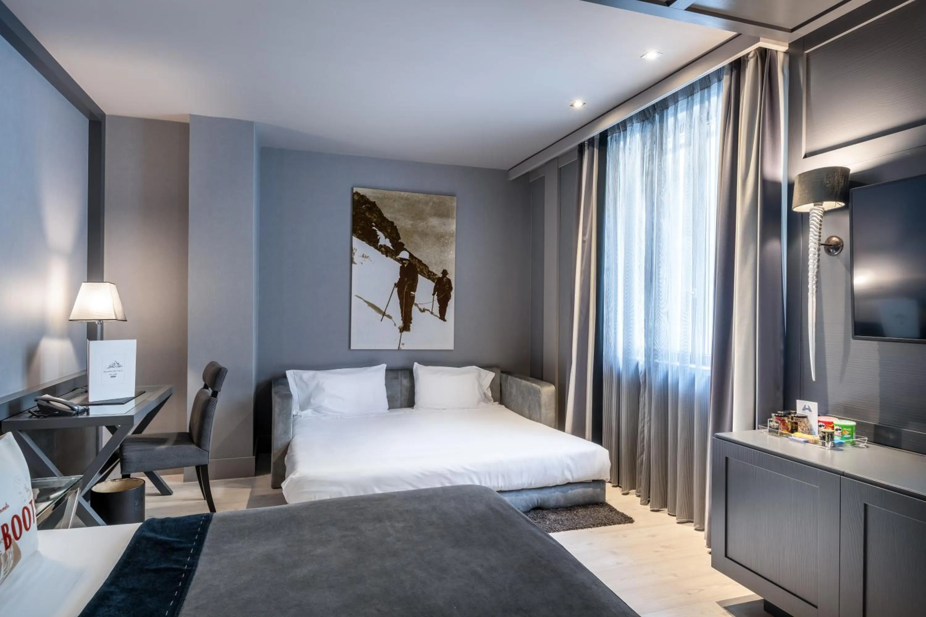 Bed in Hotel Val de Neu G.L.