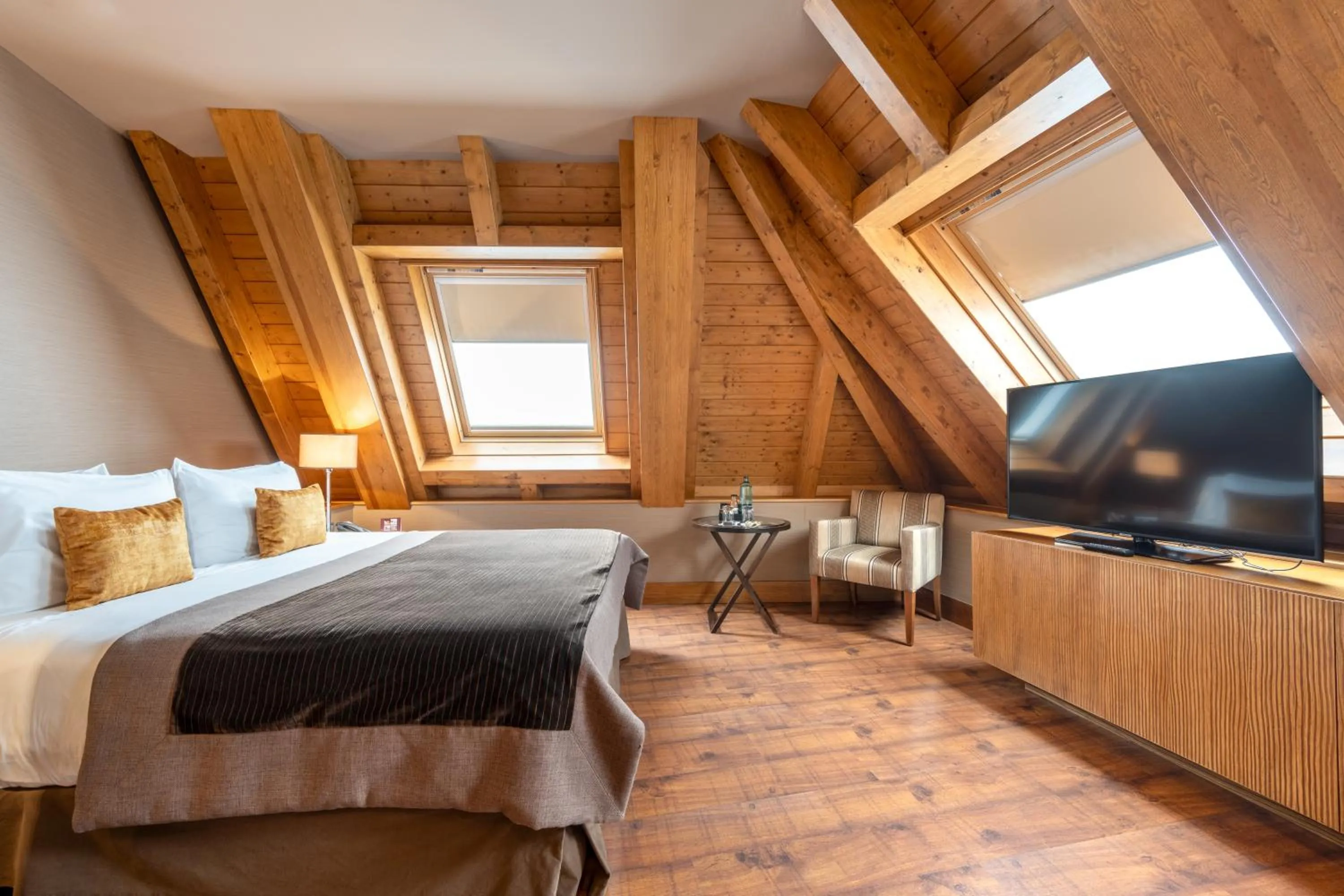 Bed in Hotel Val de Neu G.L.