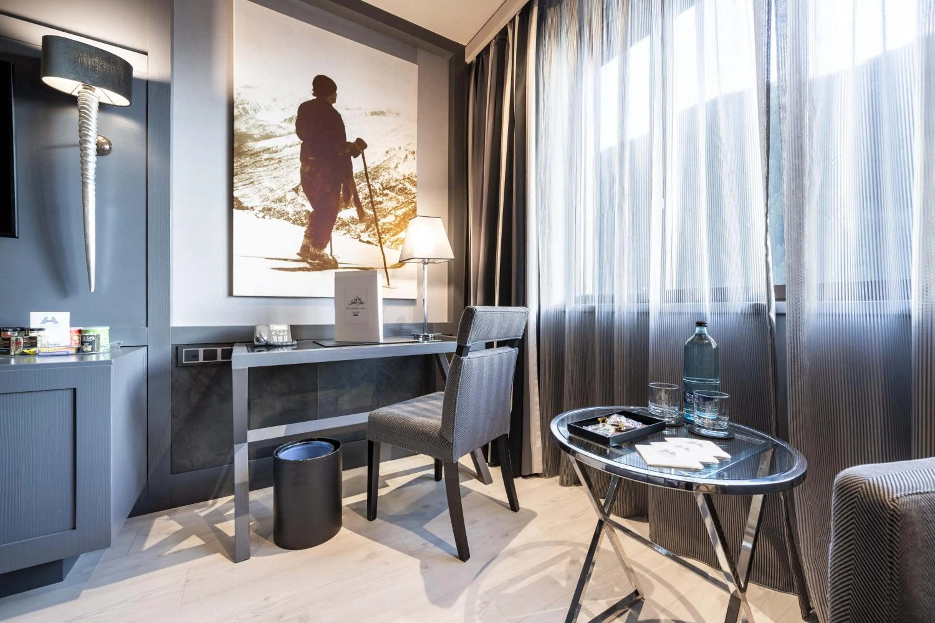 Photo of the whole room in Hotel Val de Neu G.L.