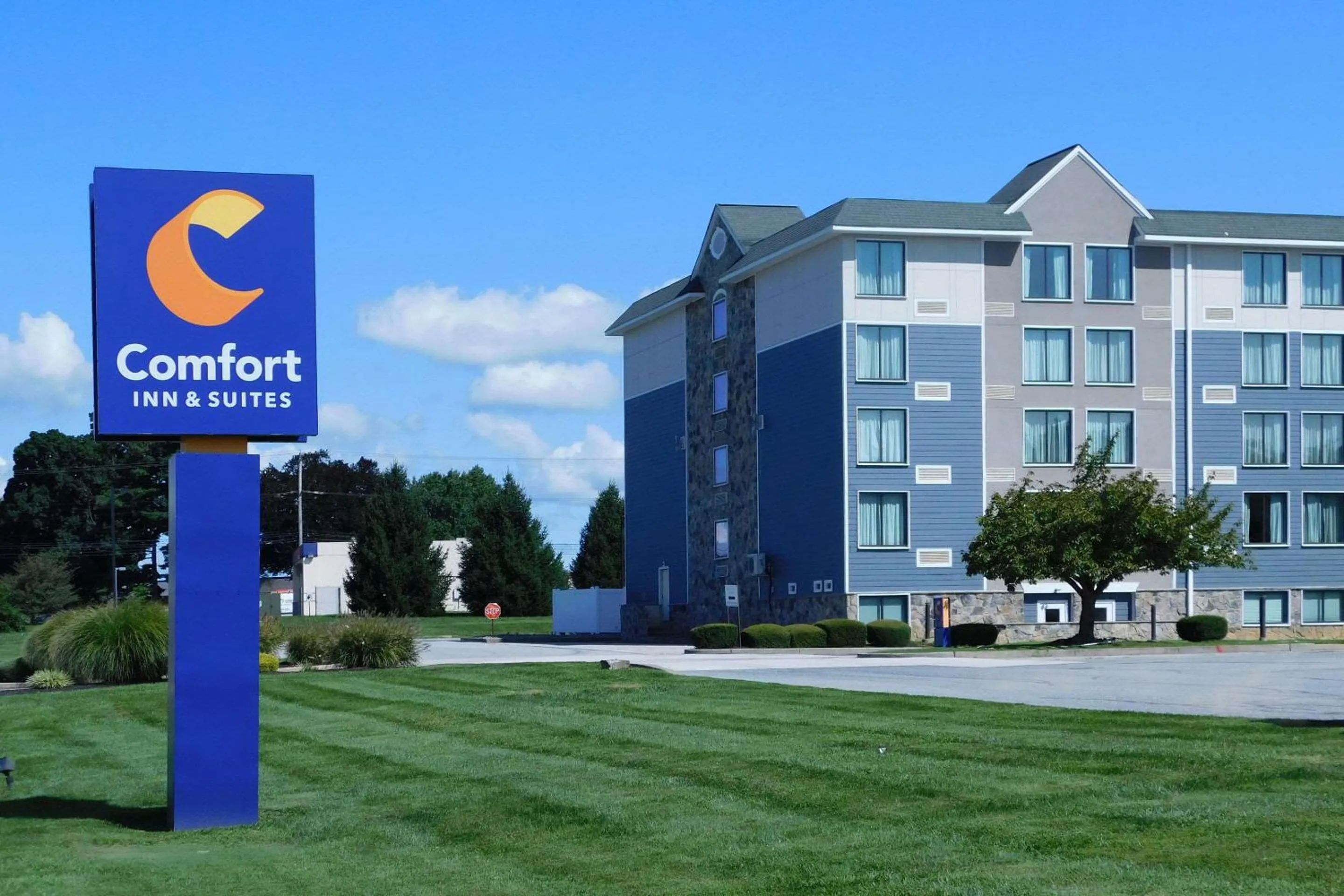 Property building in Comfort Inn & Suites Glen Mills - West Chester
