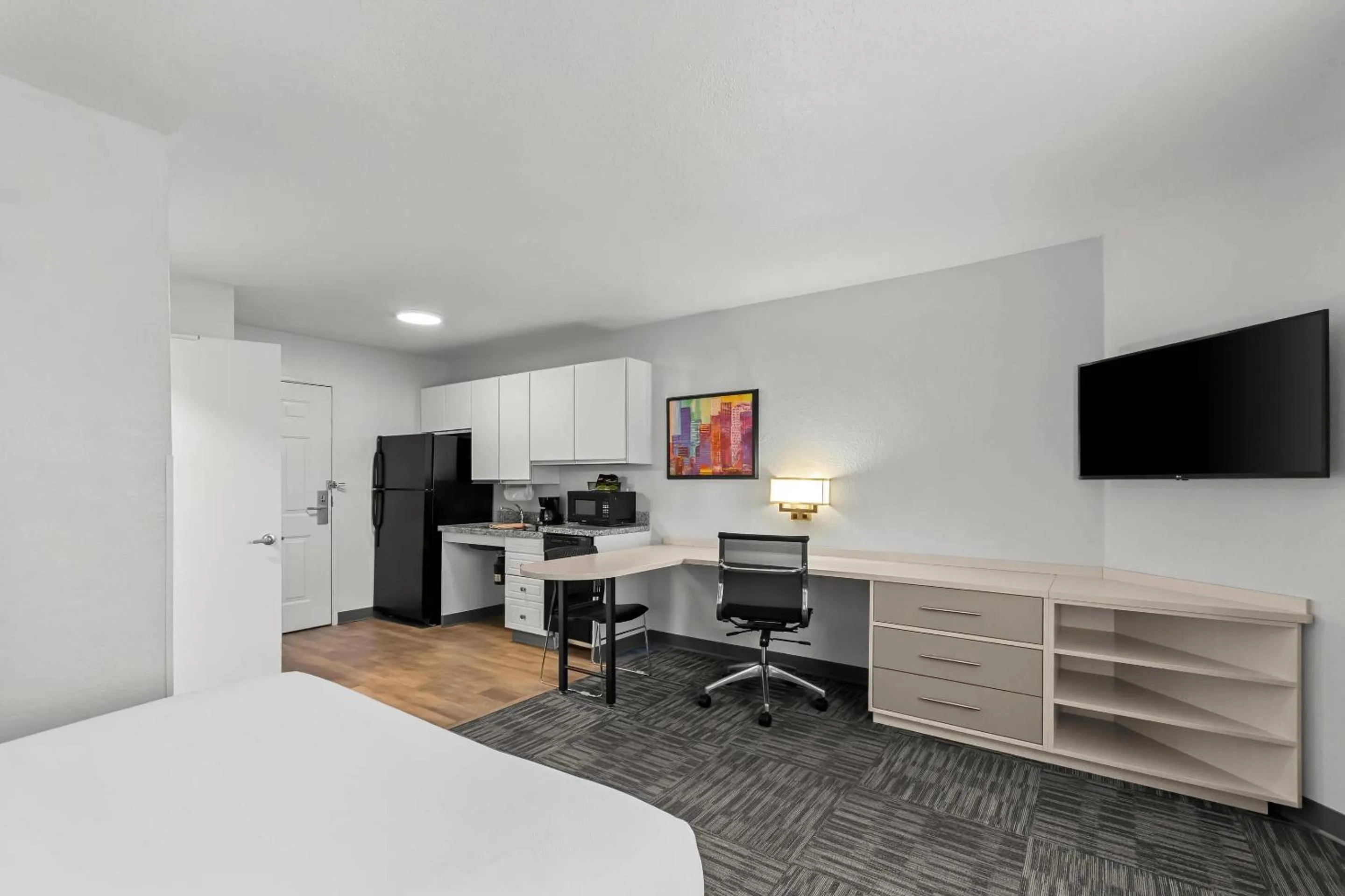 Bedroom, Bed in MainStay Suites Louisville Jeffersontown