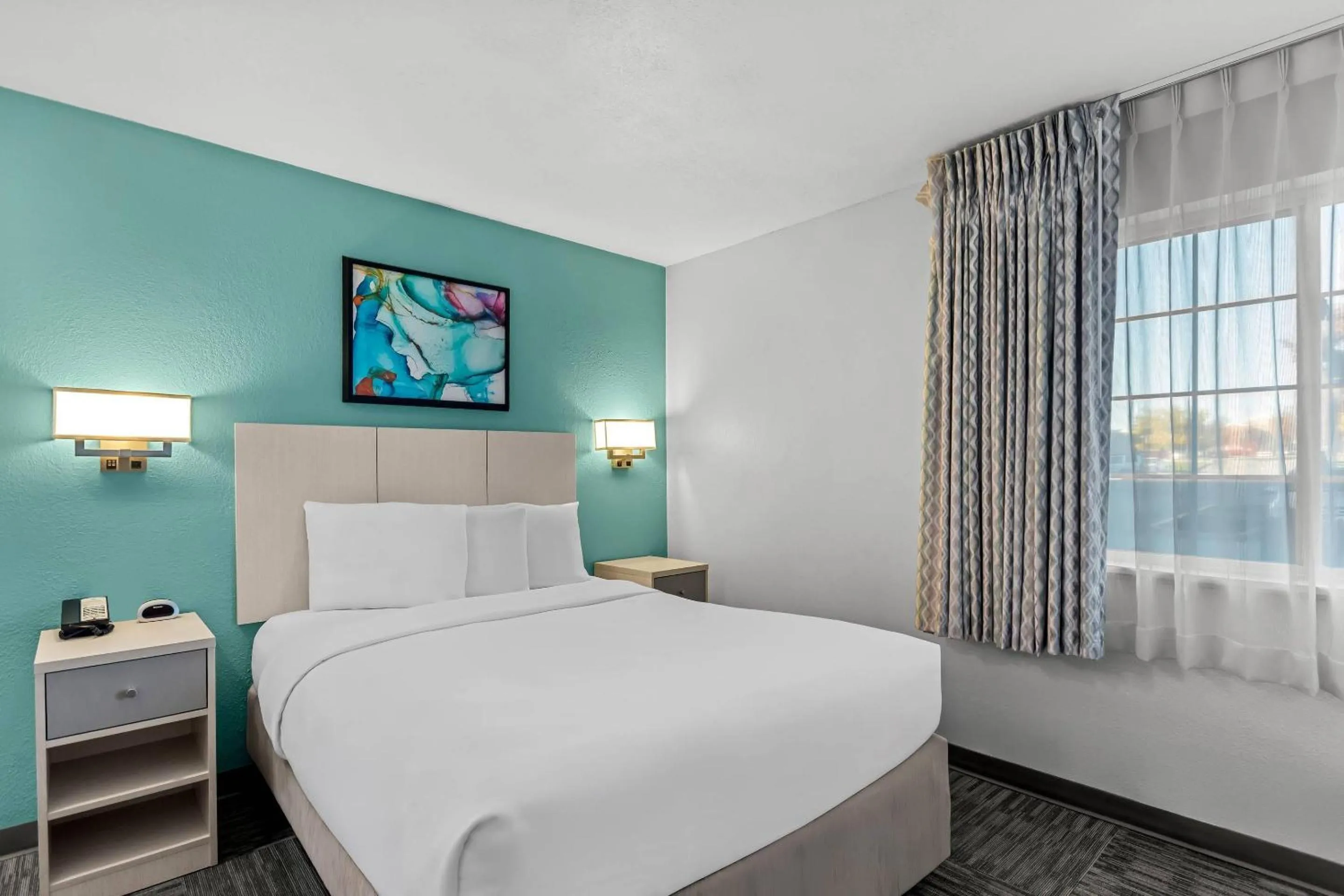 Bedroom, Bed in MainStay Suites Louisville Jeffersontown