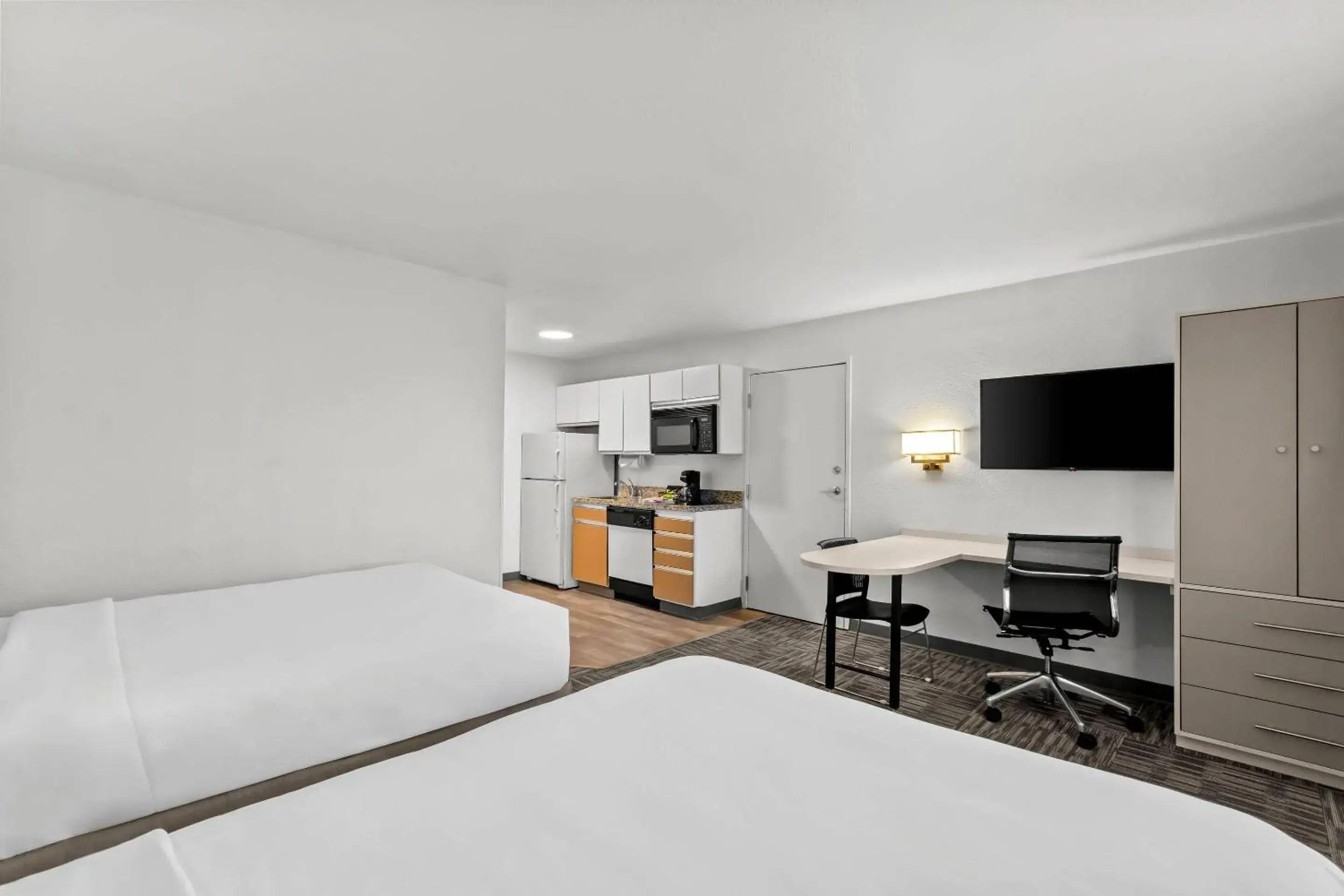 Bedroom, Bed in MainStay Suites Louisville Jeffersontown Bedroom, Bed in MainStay Suites Louisville Jeffersontown