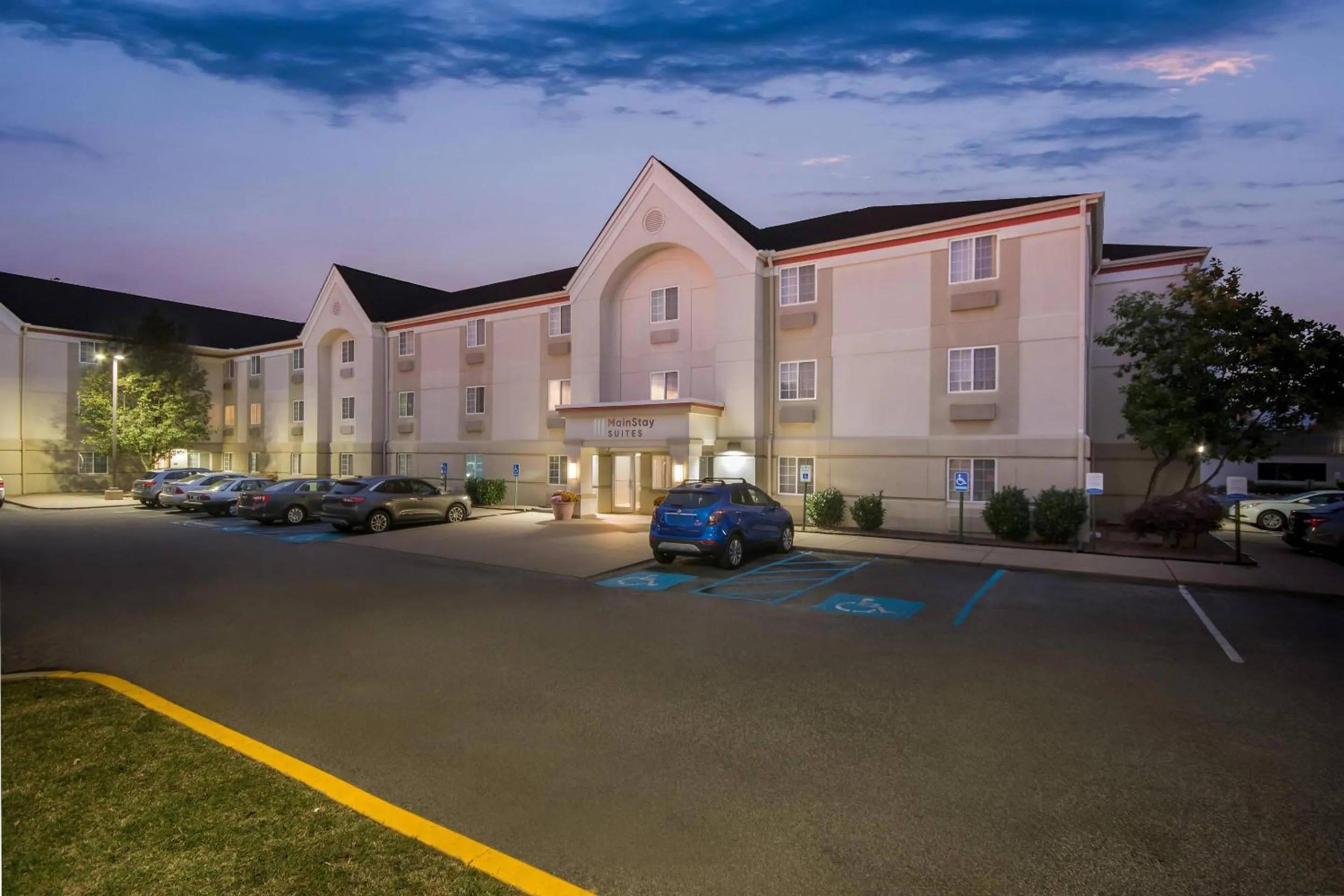 Property building in MainStay Suites Louisville Jeffersontown