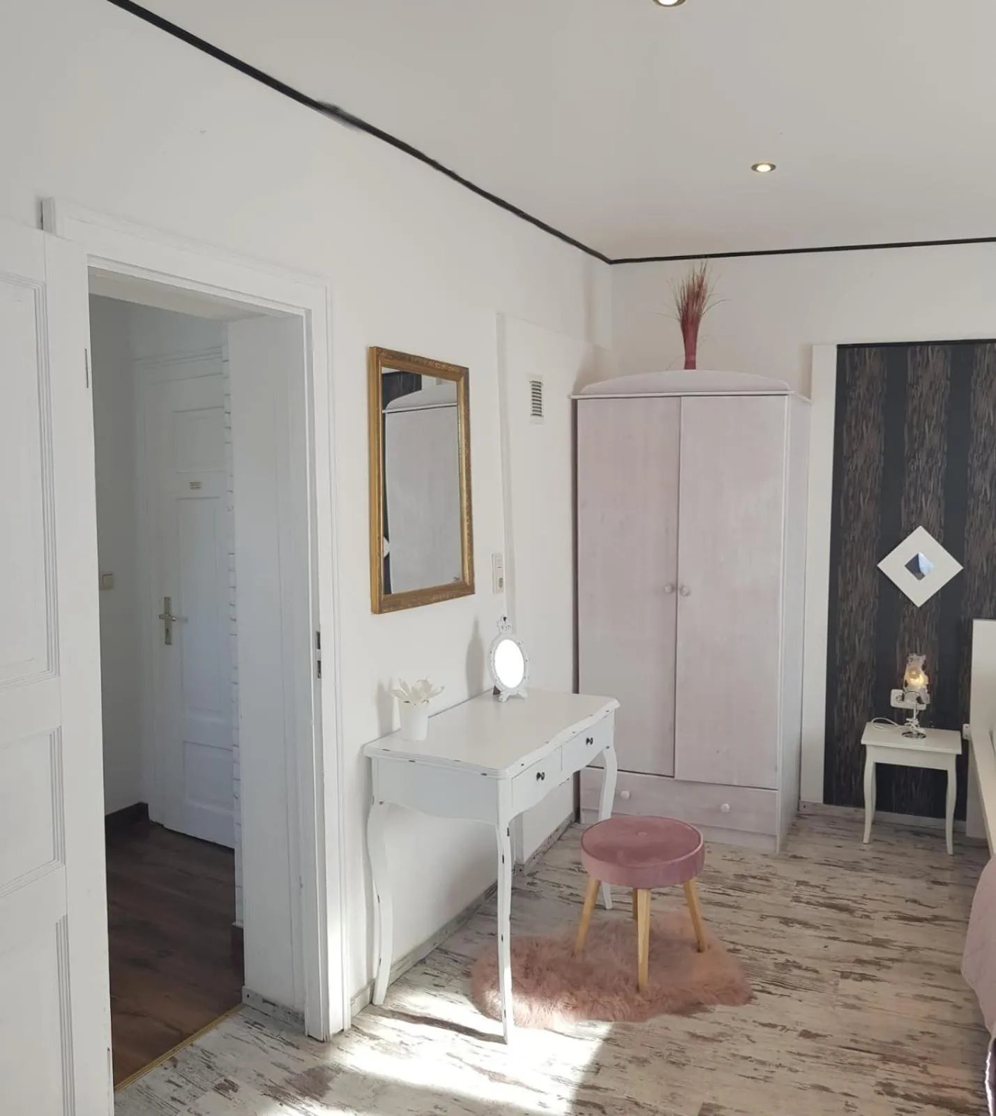 Photo of the whole room in LA Boutique House