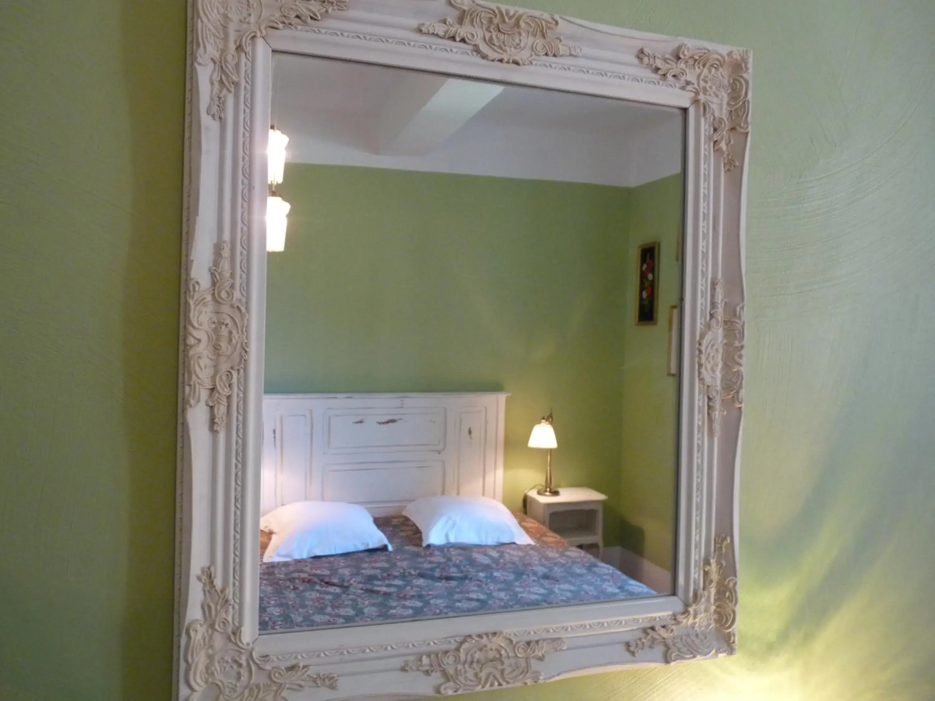Double Room with Private Bathroom - single occupancy in Chez Lola-Maison d'hôtes Corbières Double Room with Private Bathroom - single occupancy in Chez Lola-Maison d'hôtes Corbières
