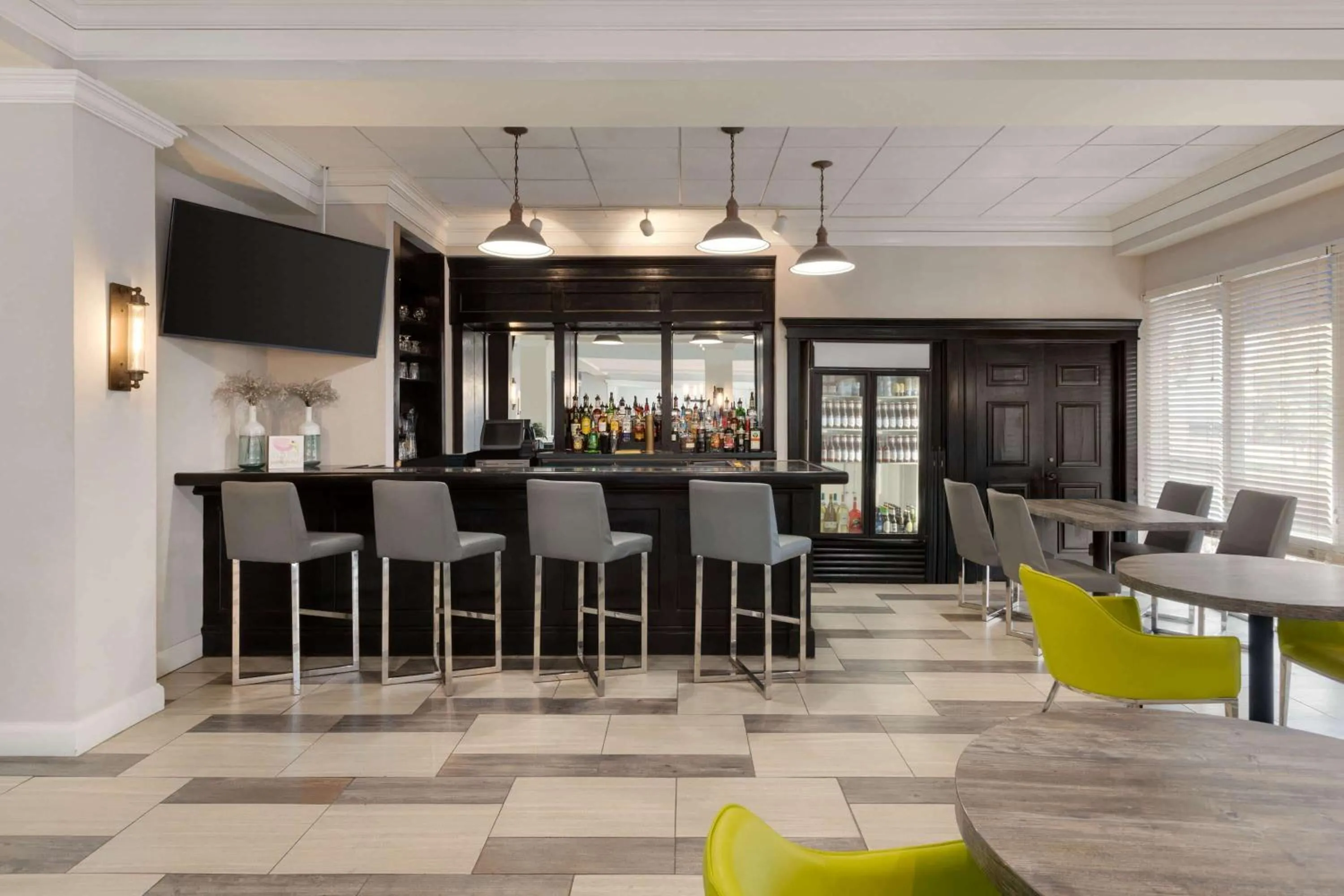 Restaurant/places to eat, Lounge/Bar in Ramada by Wyndham Augusta Fort Gordon