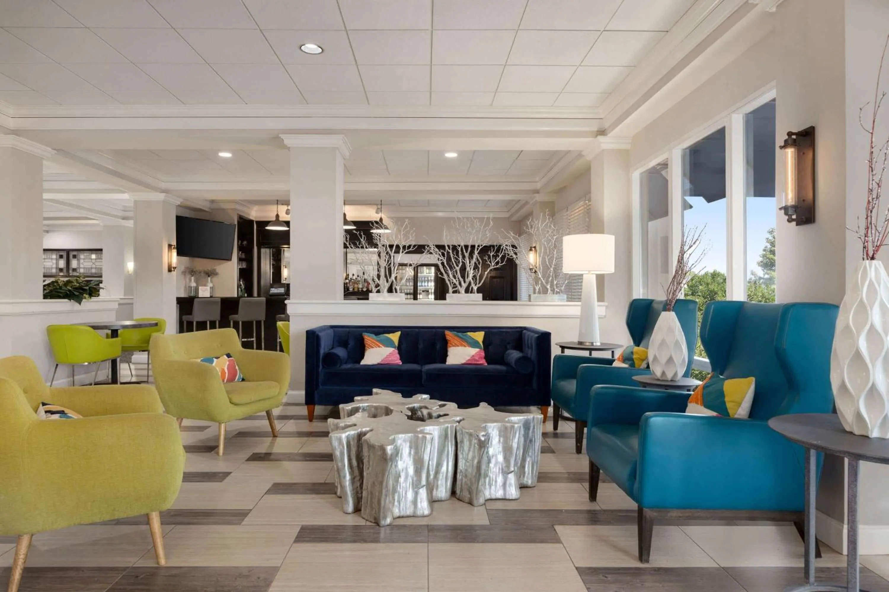 Lobby or reception, Lounge/Bar in Ramada by Wyndham Augusta Fort Gordon