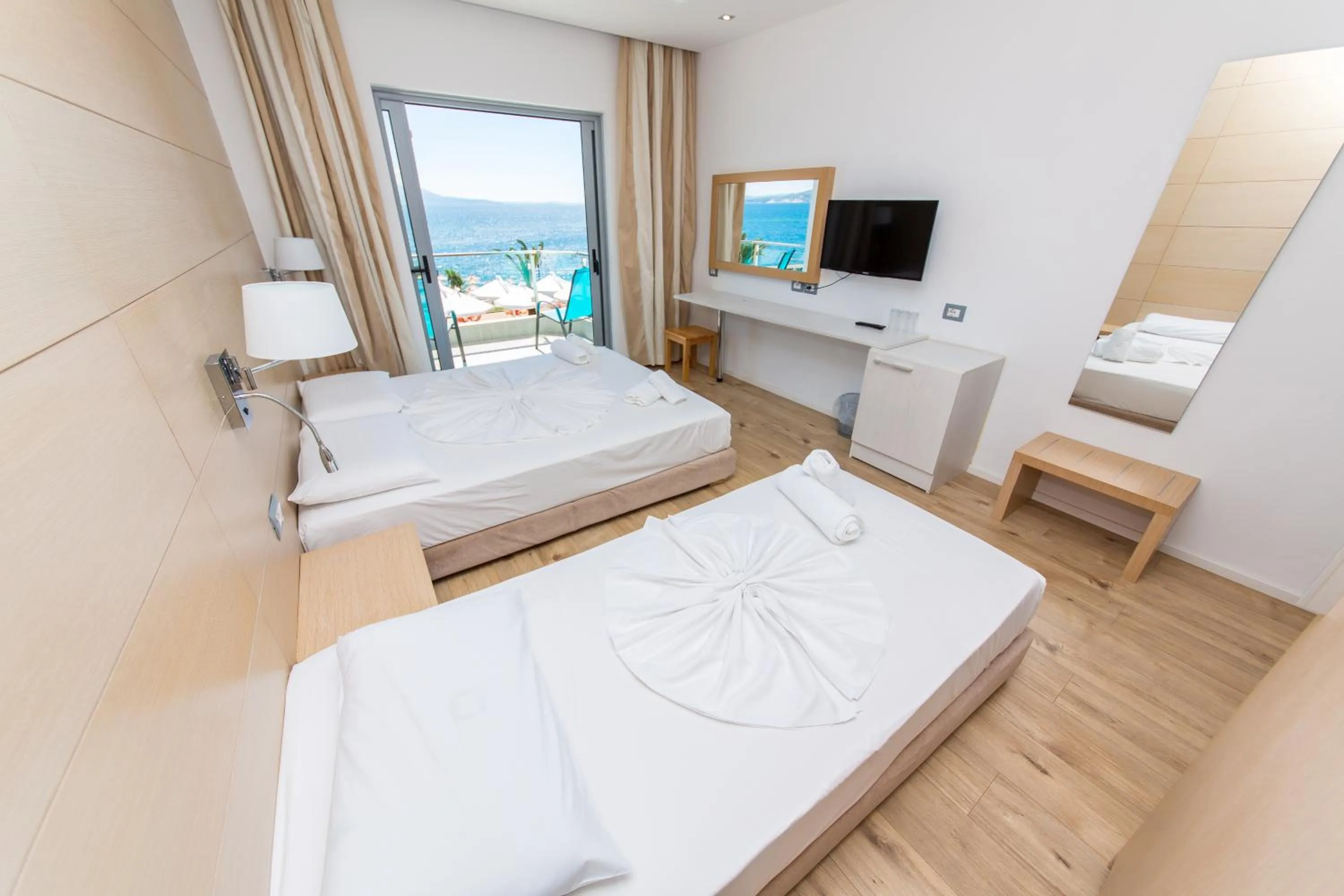 Photo of the whole room, Bed in Hotel Saranda Palace