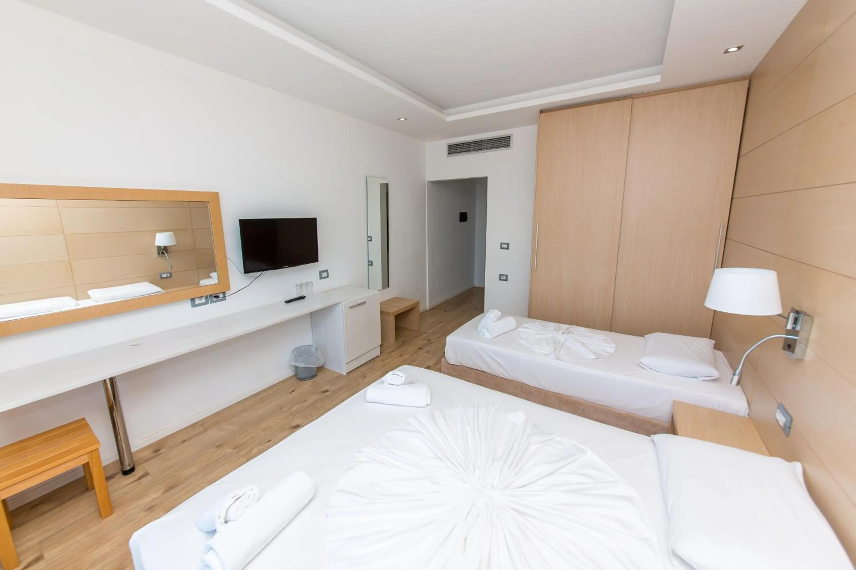 Photo of the whole room, Bed in Hotel Saranda Palace