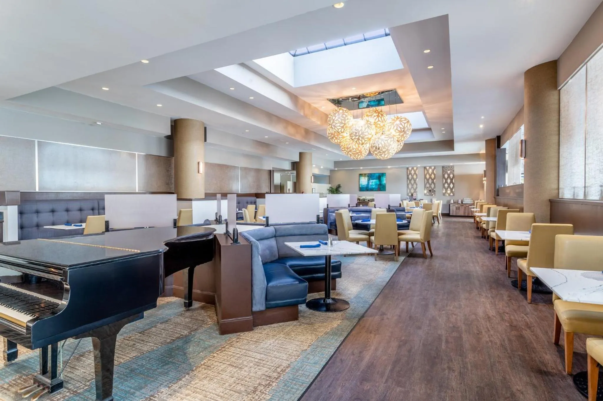 Restaurant/places to eat in Crowne Plaza Hotel Los Angeles Harbor by IHG