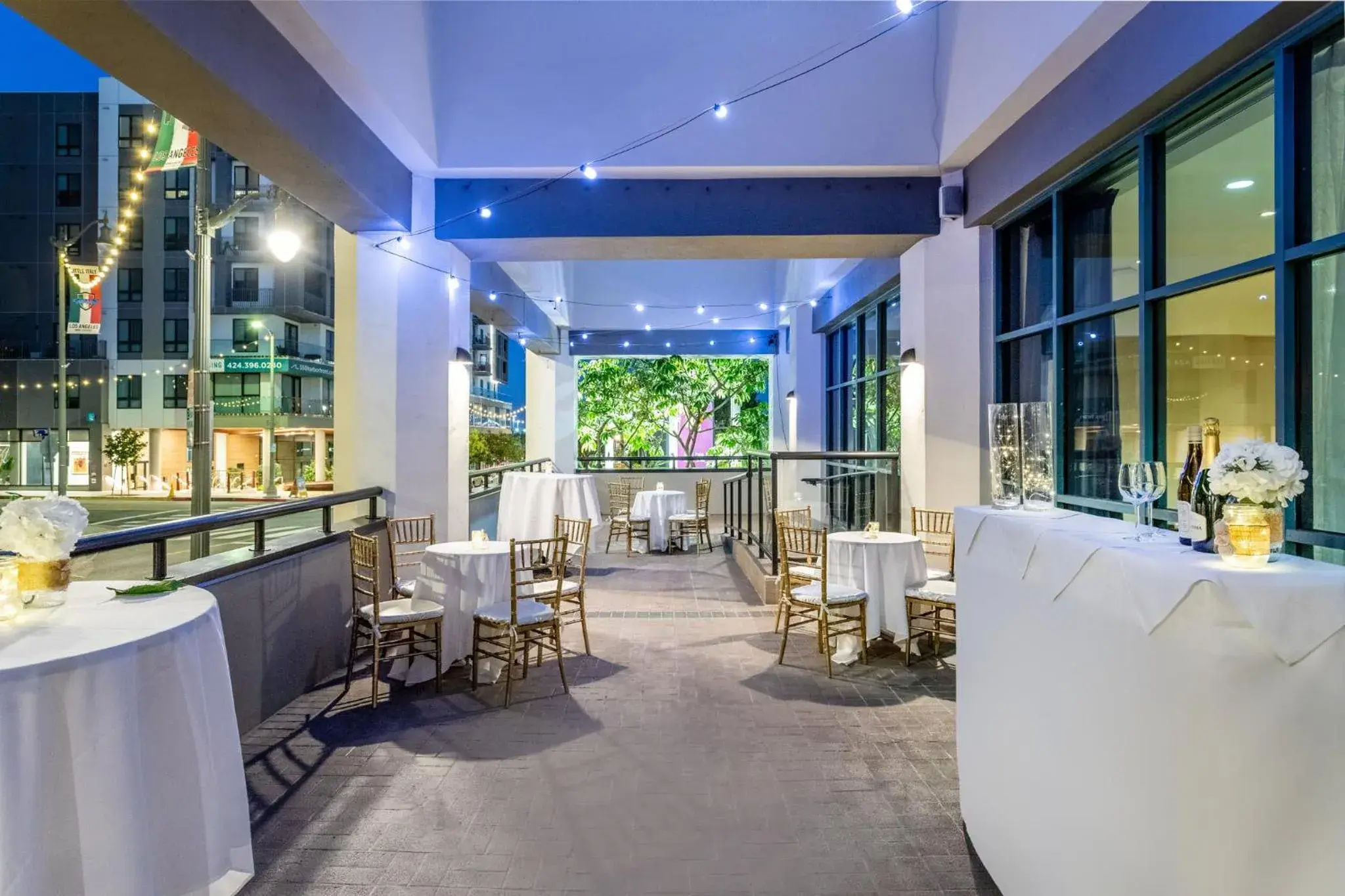 Restaurant/places to eat in Crowne Plaza Hotel Los Angeles Harbor by IHG Restaurant/places to eat in Crowne Plaza Hotel Los Angeles Harbor by IHG