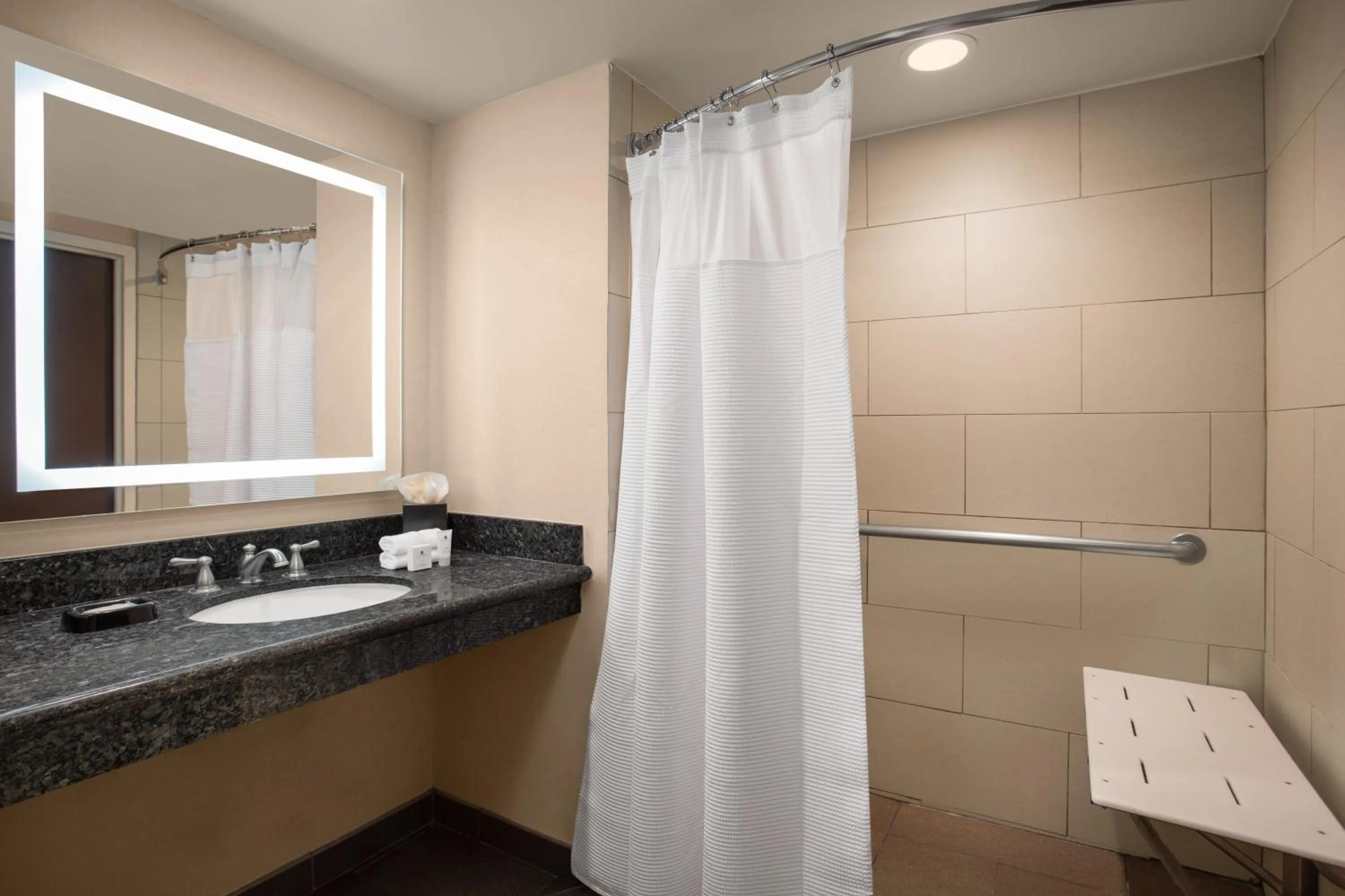 Photo of the whole room in Crowne Plaza Hotel Los Angeles Harbor by IHG