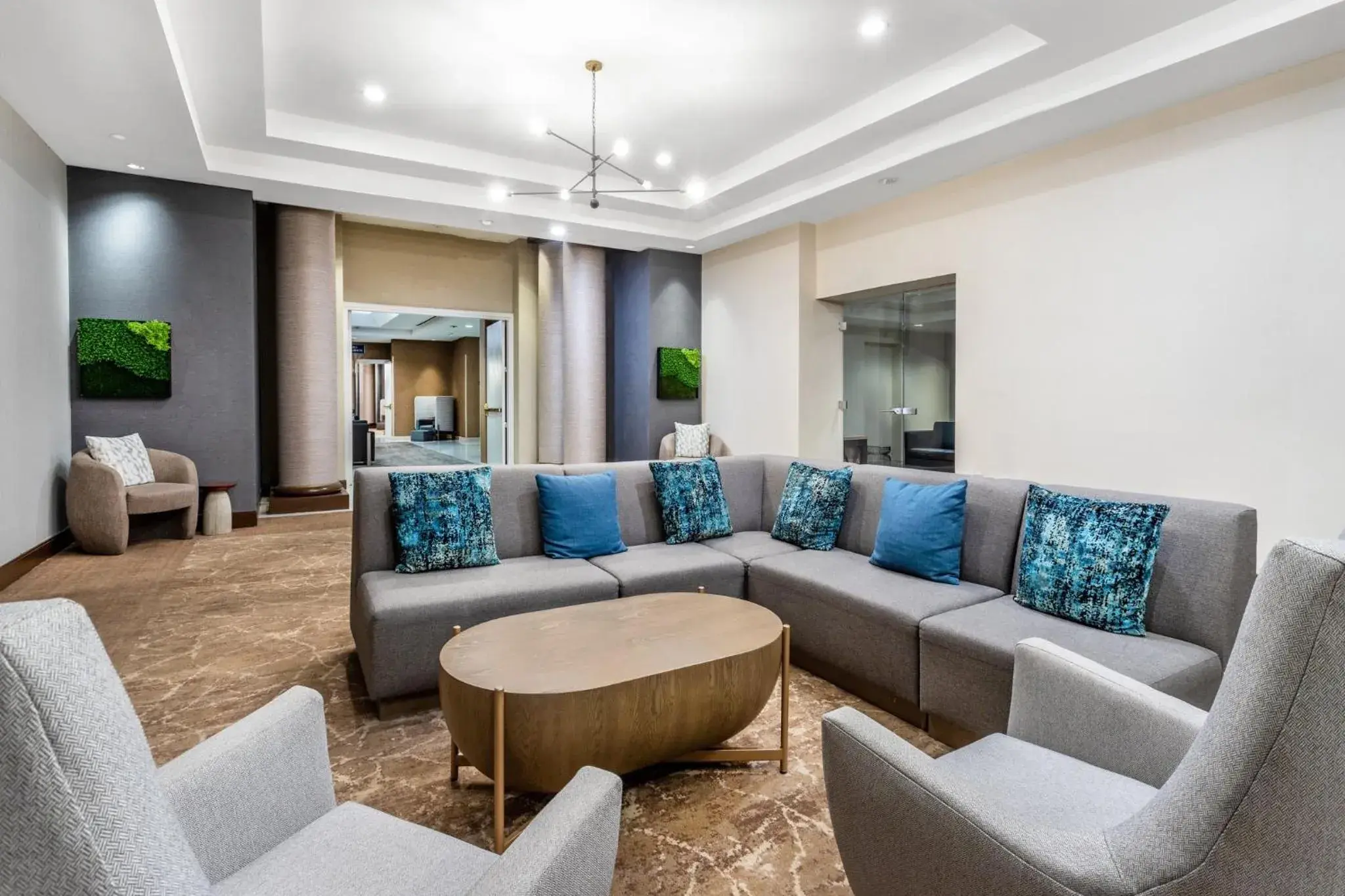 Property building in Crowne Plaza Hotel Los Angeles Harbor by IHG Property building in Crowne Plaza Hotel Los Angeles Harbor by IHG