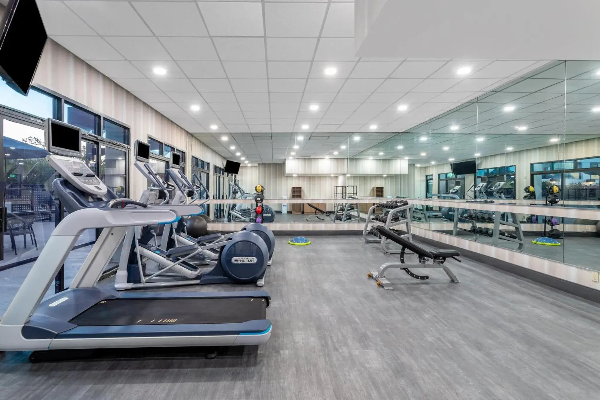 Spa and wellness centre/facilities in Crowne Plaza Hotel Los Angeles Harbor by IHG Spa and wellness centre/facilities in Crowne Plaza Hotel Los Angeles Harbor by IHG