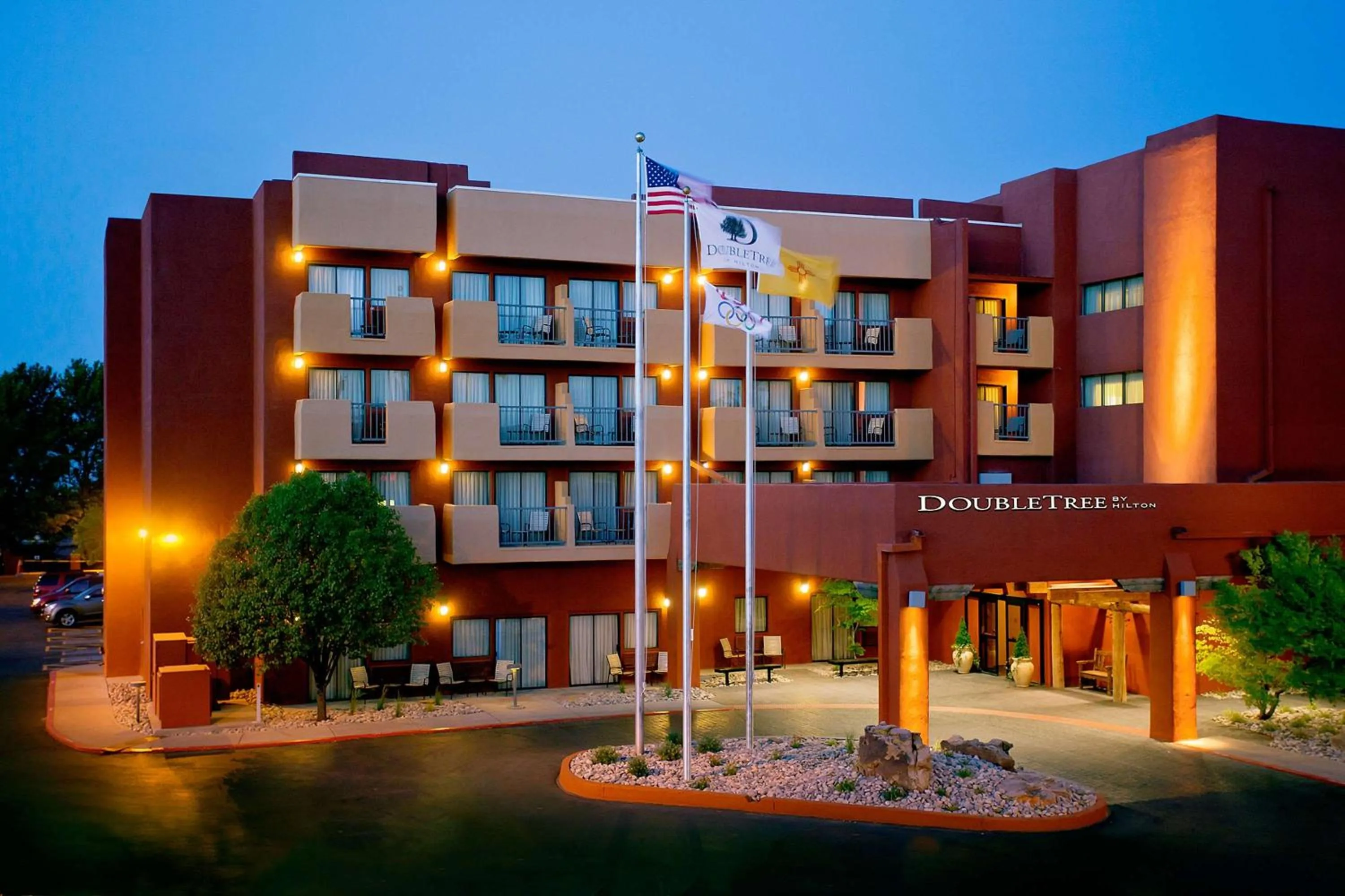 Property building in DoubleTree by Hilton Santa Fe