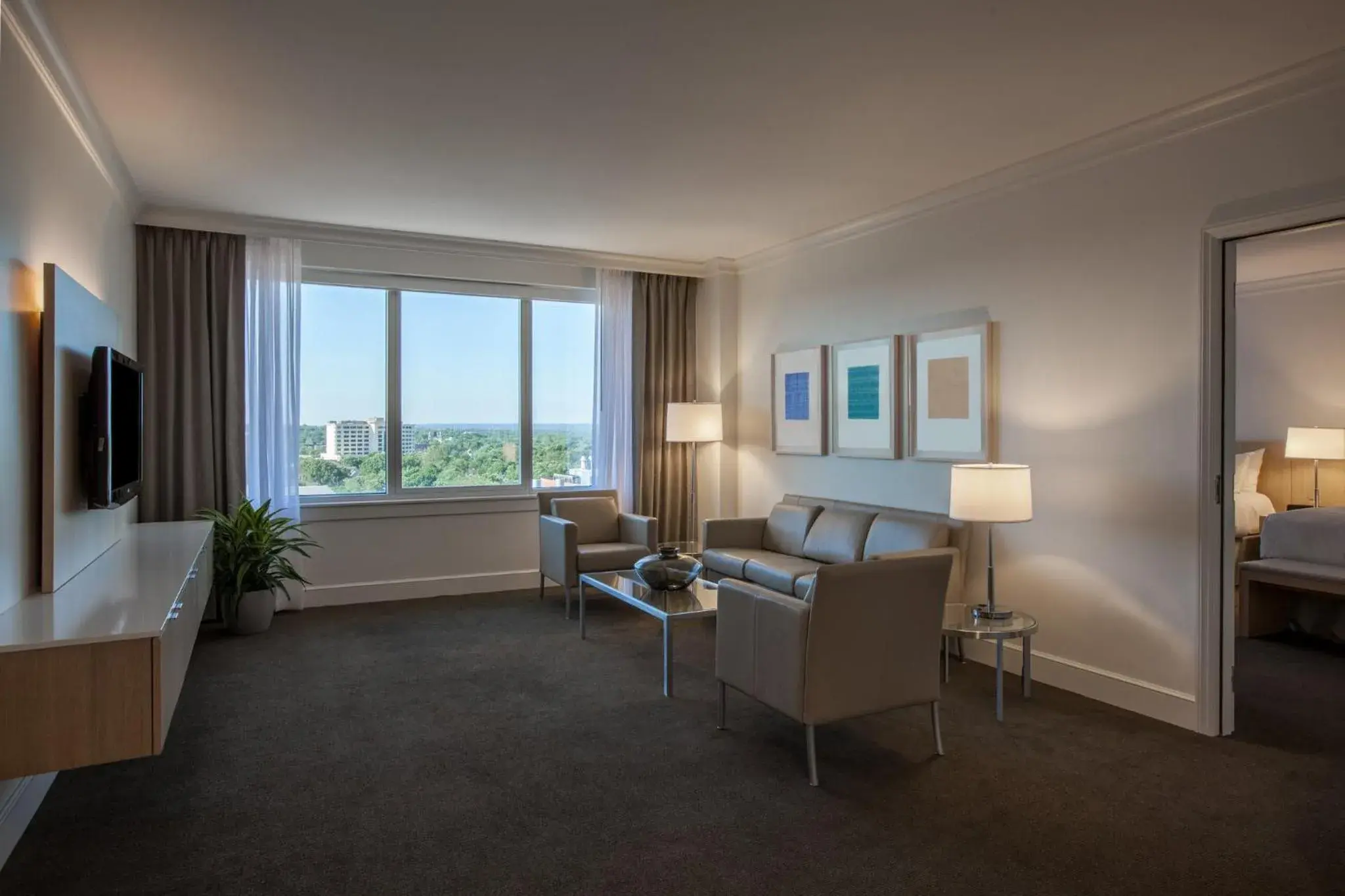 Photo of the whole room in InterContinental Cleveland by IHG Photo of the whole room in InterContinental Cleveland by IHG