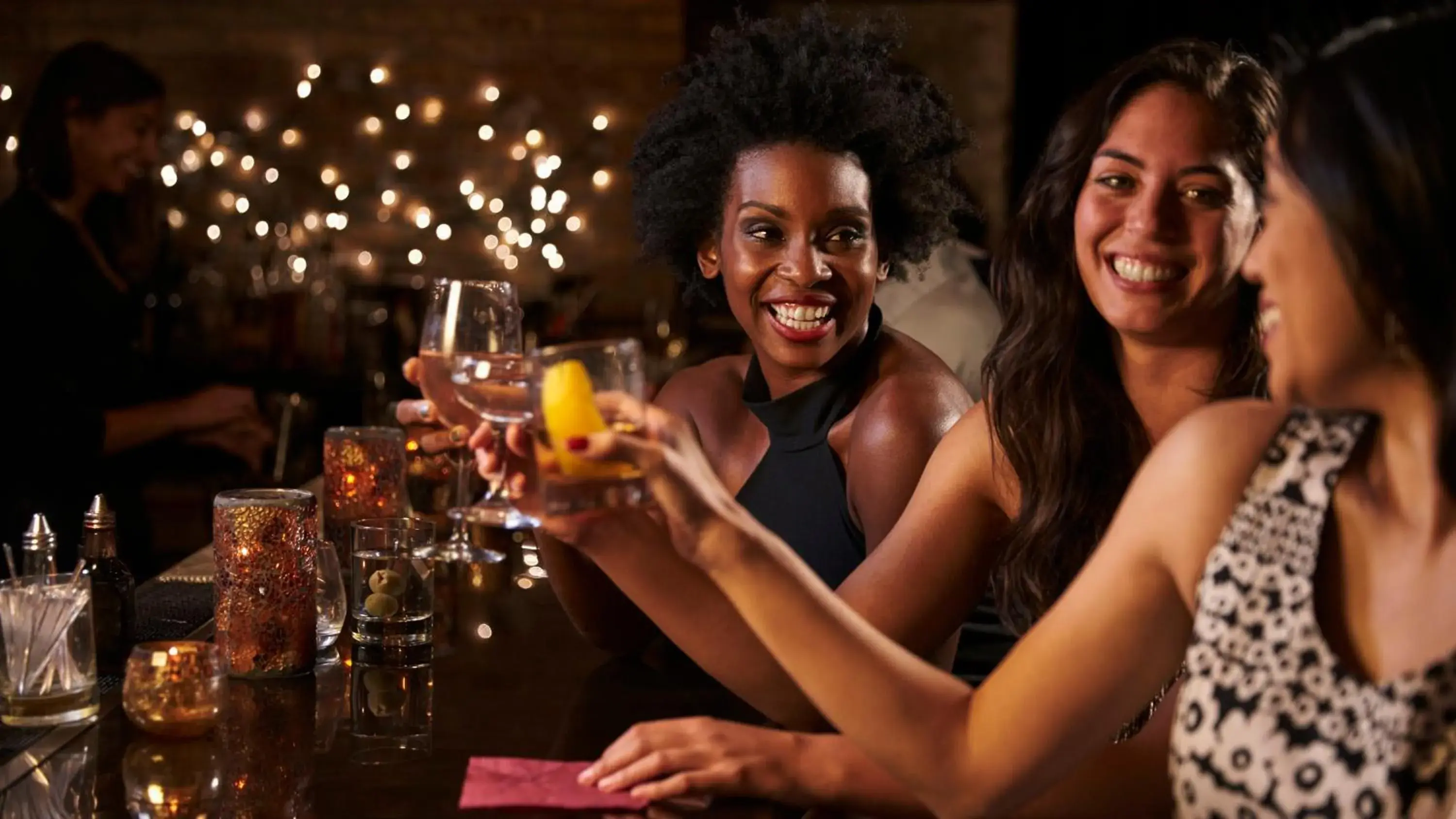 Lounge or bar in InterContinental Cleveland by IHG Lounge or bar in InterContinental Cleveland by IHG