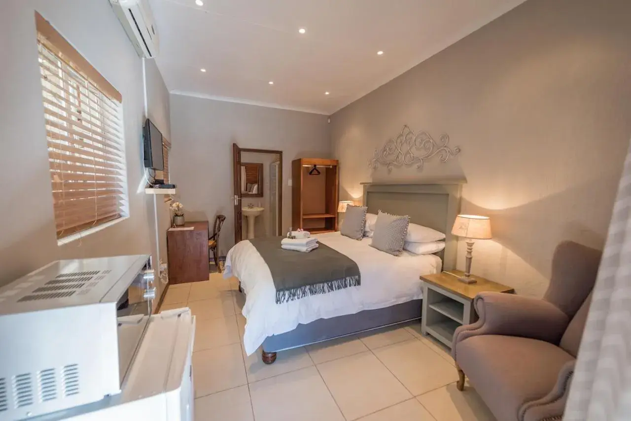 Budget Double Room in Chateau B&B Budget Double Room in Chateau B&B