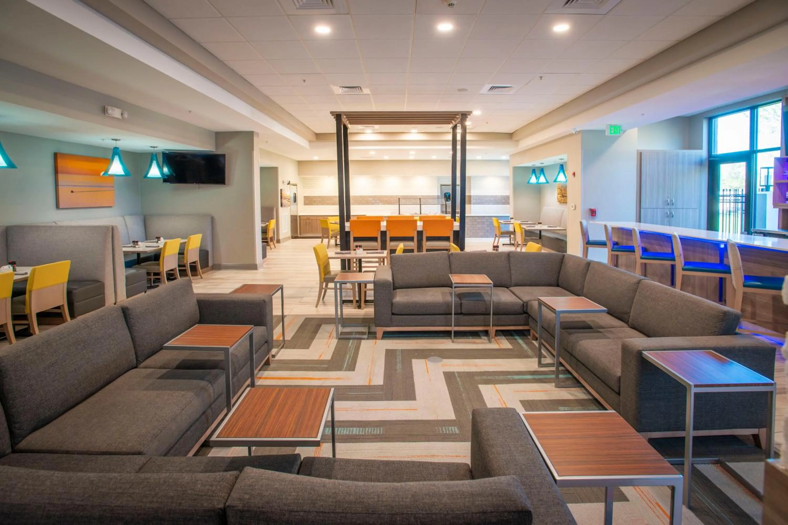 Restaurant/places to eat in Holiday Inn Pensacola - University Area by IHG