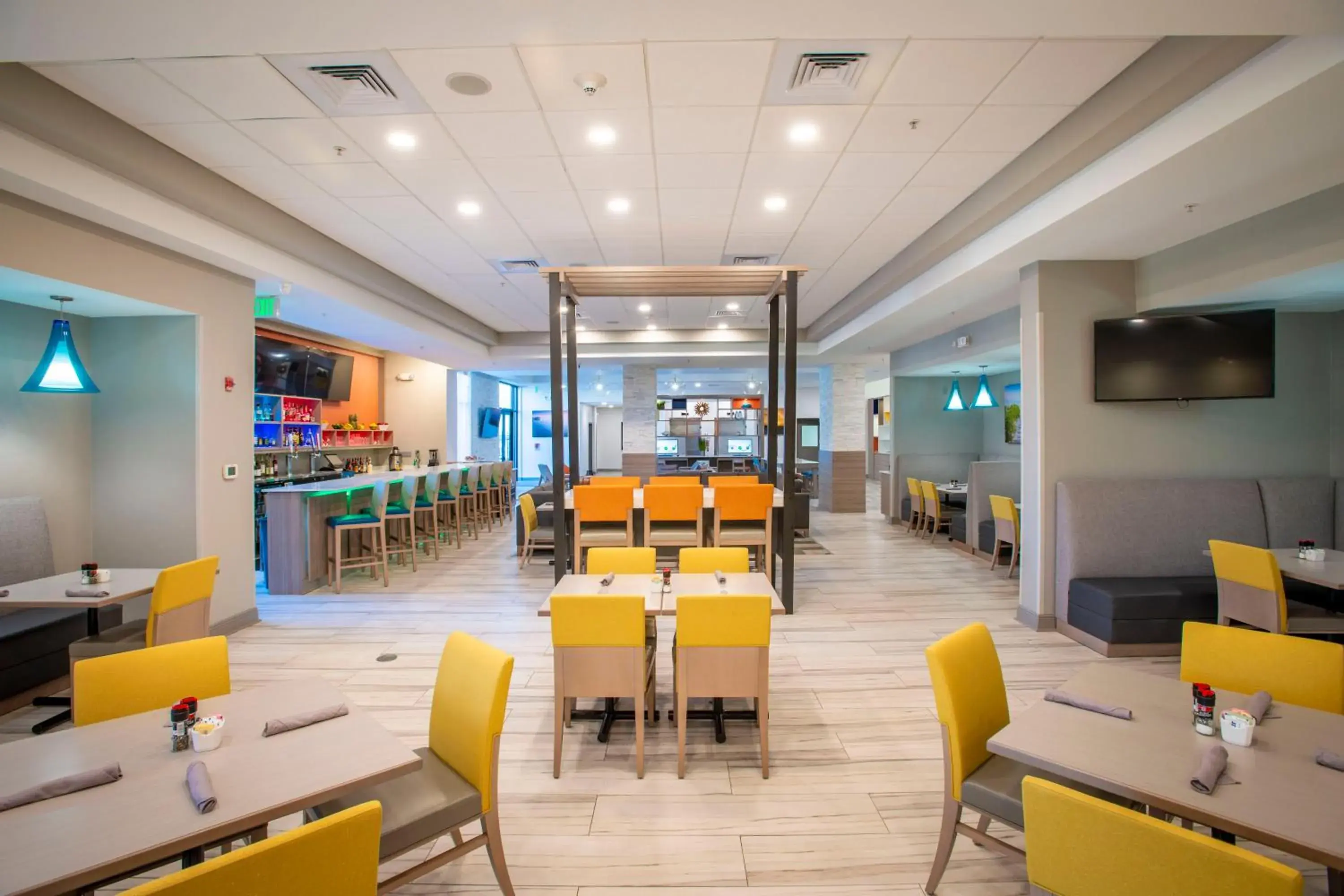 Restaurant/places to eat in Holiday Inn Pensacola - University Area by IHG Restaurant/places to eat in Holiday Inn Pensacola - University Area by IHG