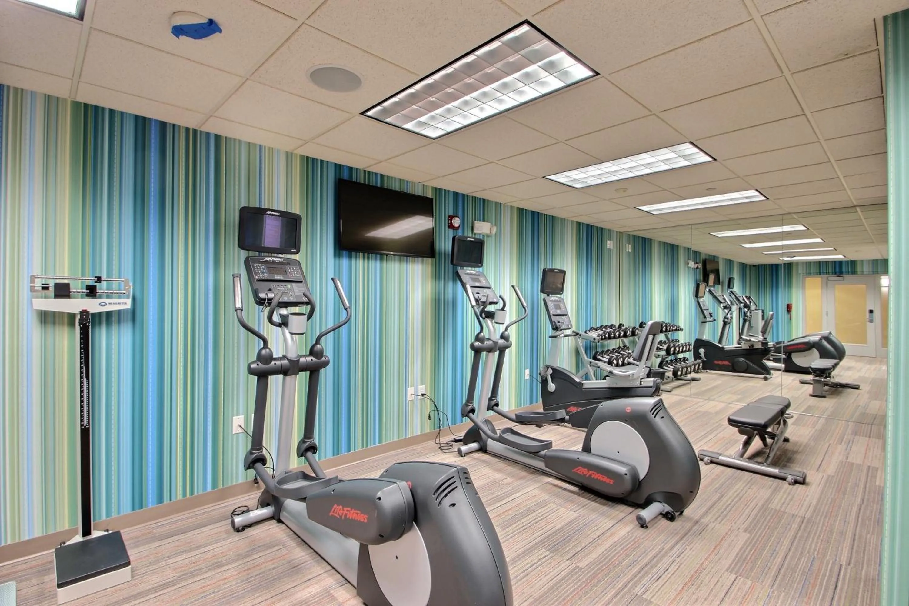 Fitness centre/facilities in Holiday Inn Express Hotel & Suites Milwaukee Airport by IHG