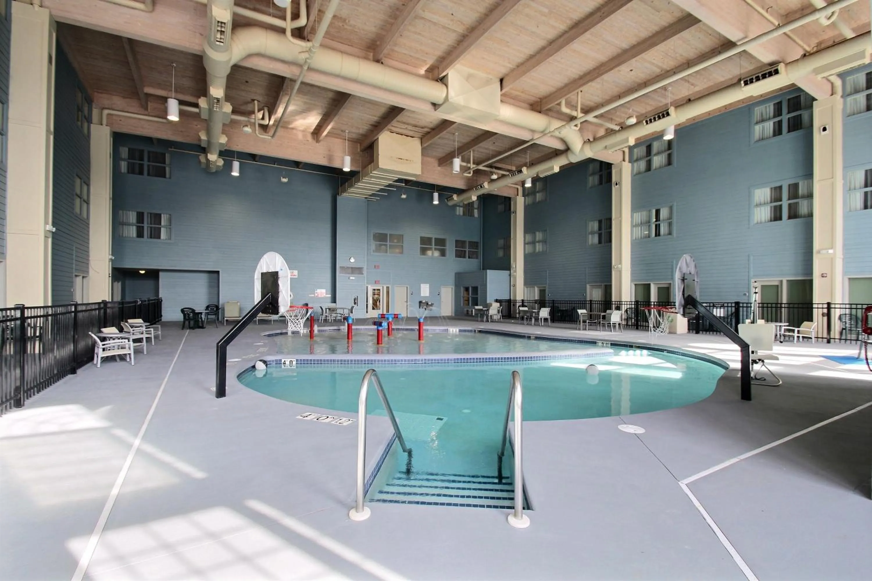 Swimming pool in Holiday Inn Express Hotel & Suites Milwaukee Airport by IHG