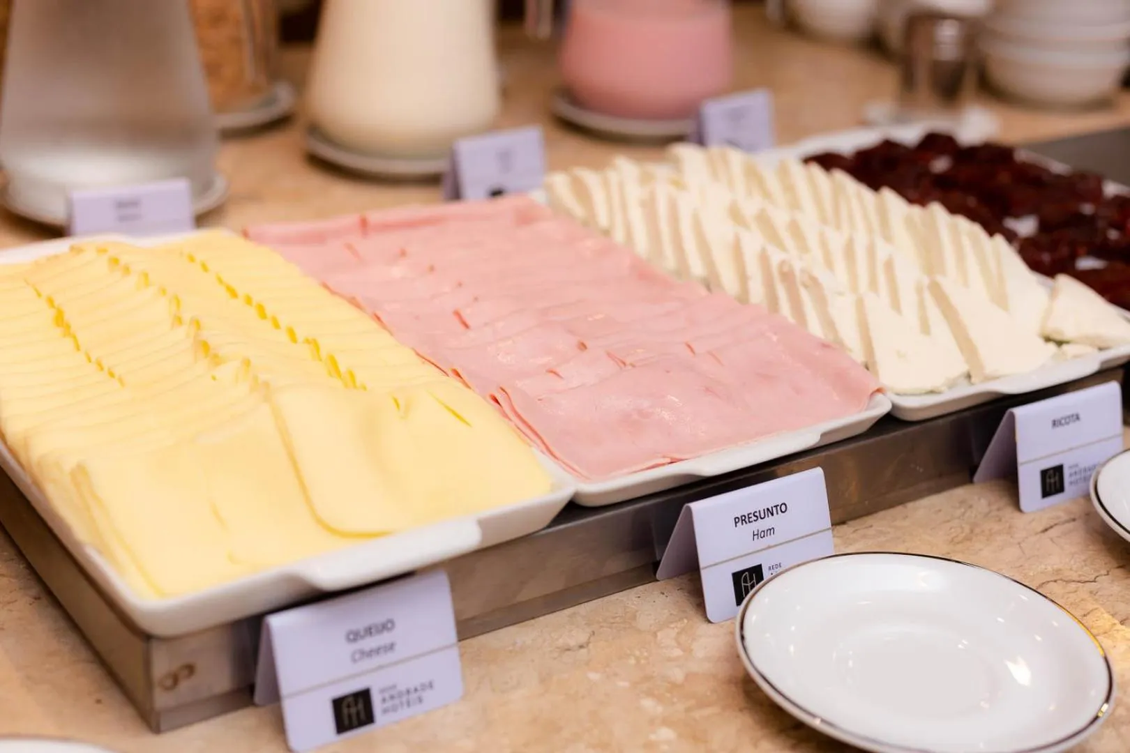 Buffet breakfast in Rede Andrade Canada