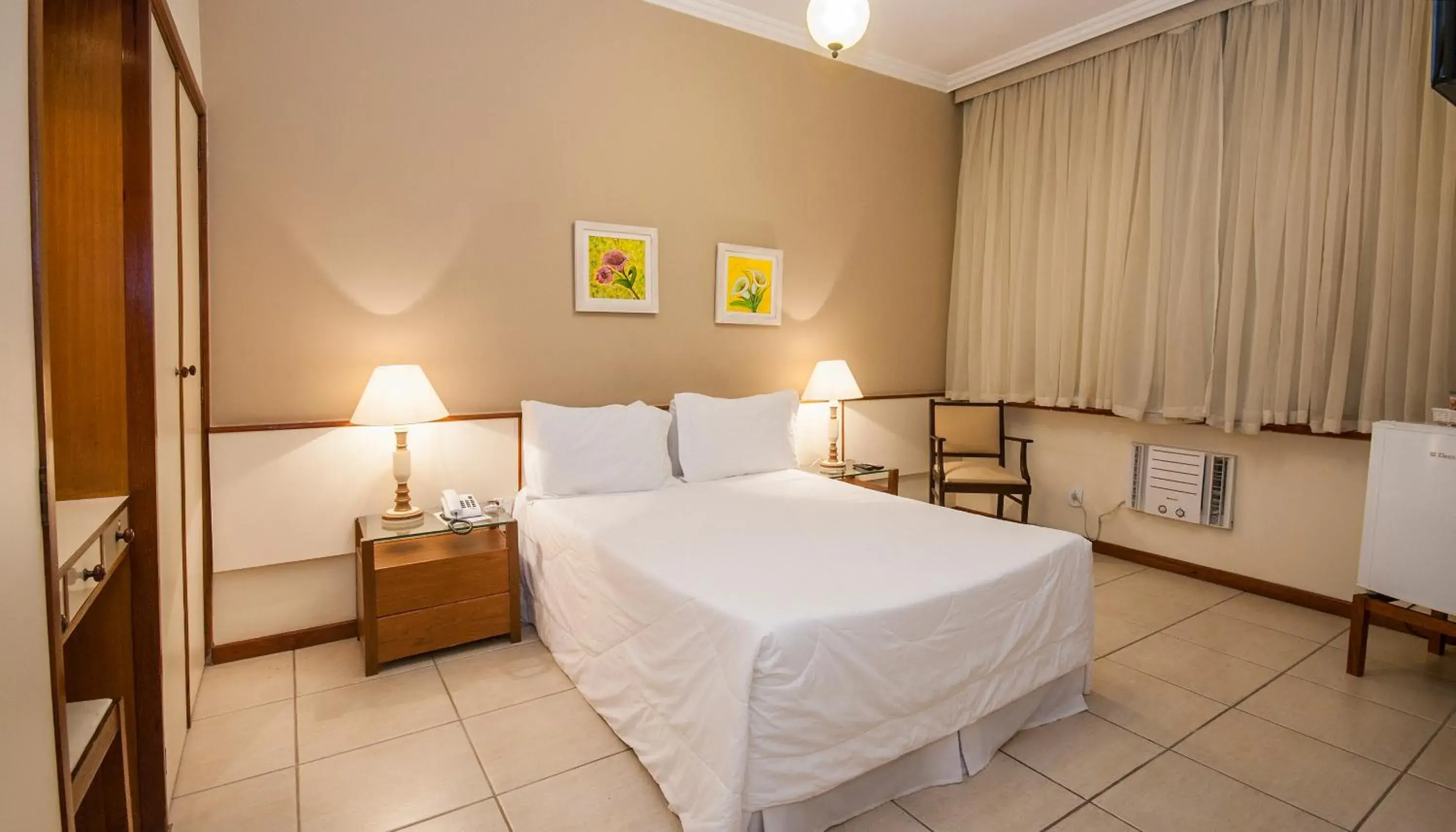 Photo of the whole room, Bed in Rede Andrade Canada Photo of the whole room, Bed in Rede Andrade Canada