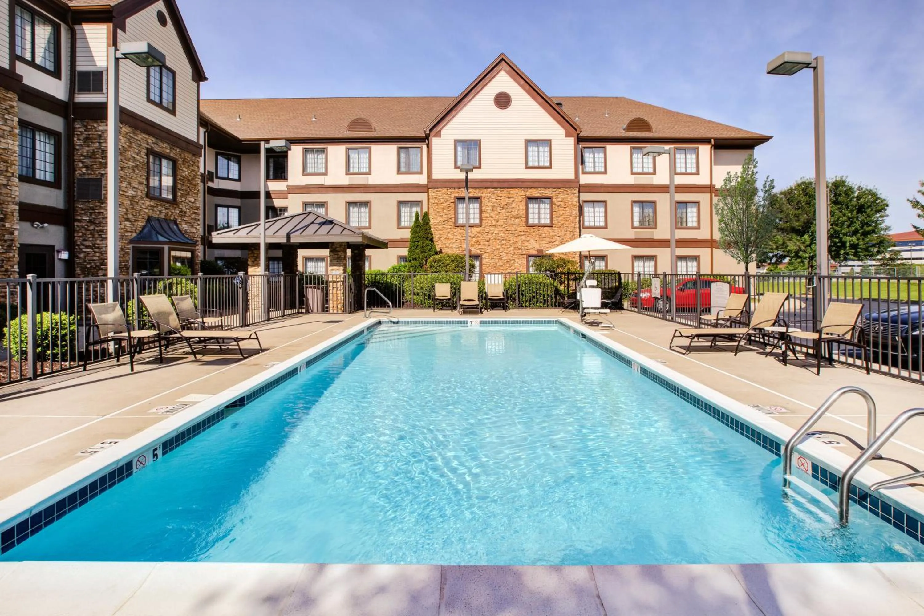 Swimming pool in Staybridge Suites Louisville - East by IHG